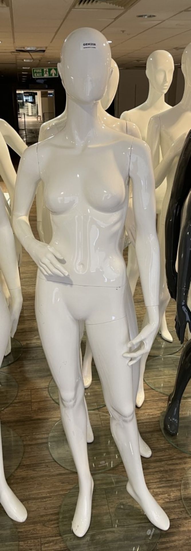 4 x Full Size Female Mannequins on Stands With Gloss Finish - CL670 - Ref: GEM208 - Location: - Image 3 of 9