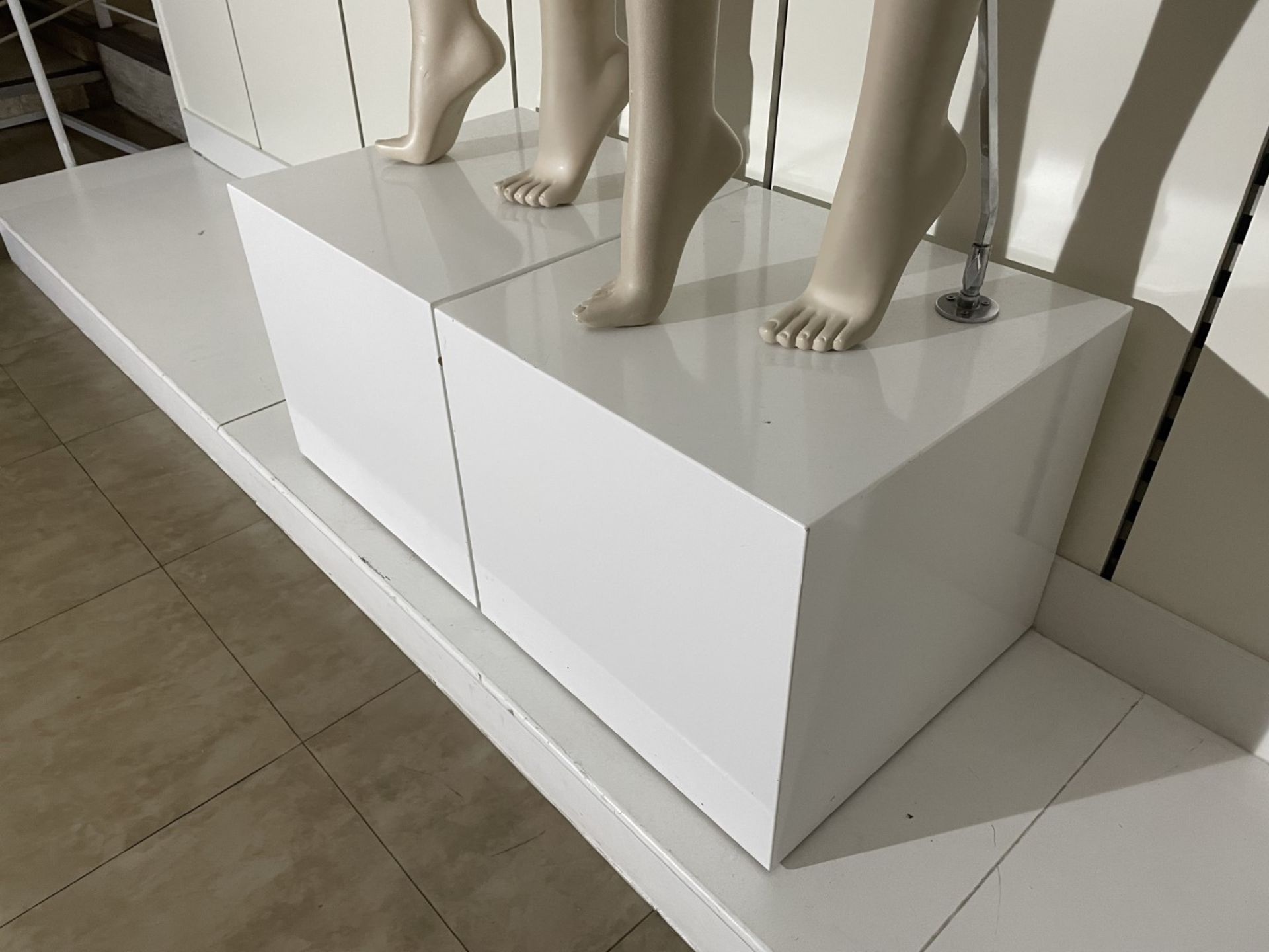 2 x Full Size Female Mannequins on Pedestal Plinth Stands - CL670 - Ref: GEM236 - Location: - Image 11 of 11