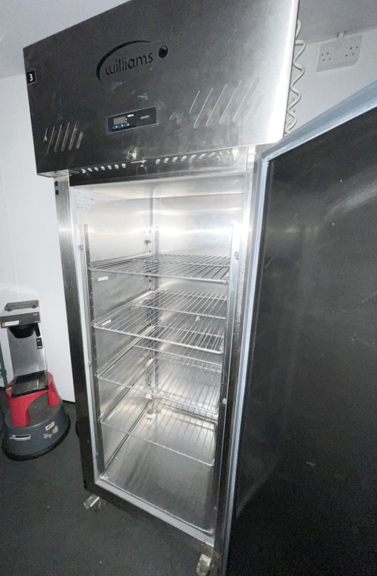 1 x Williams LJ1SA Upright Commercial Freezer With Stainless Steel Exterior - CL670 - Ref: - Image 5 of 6