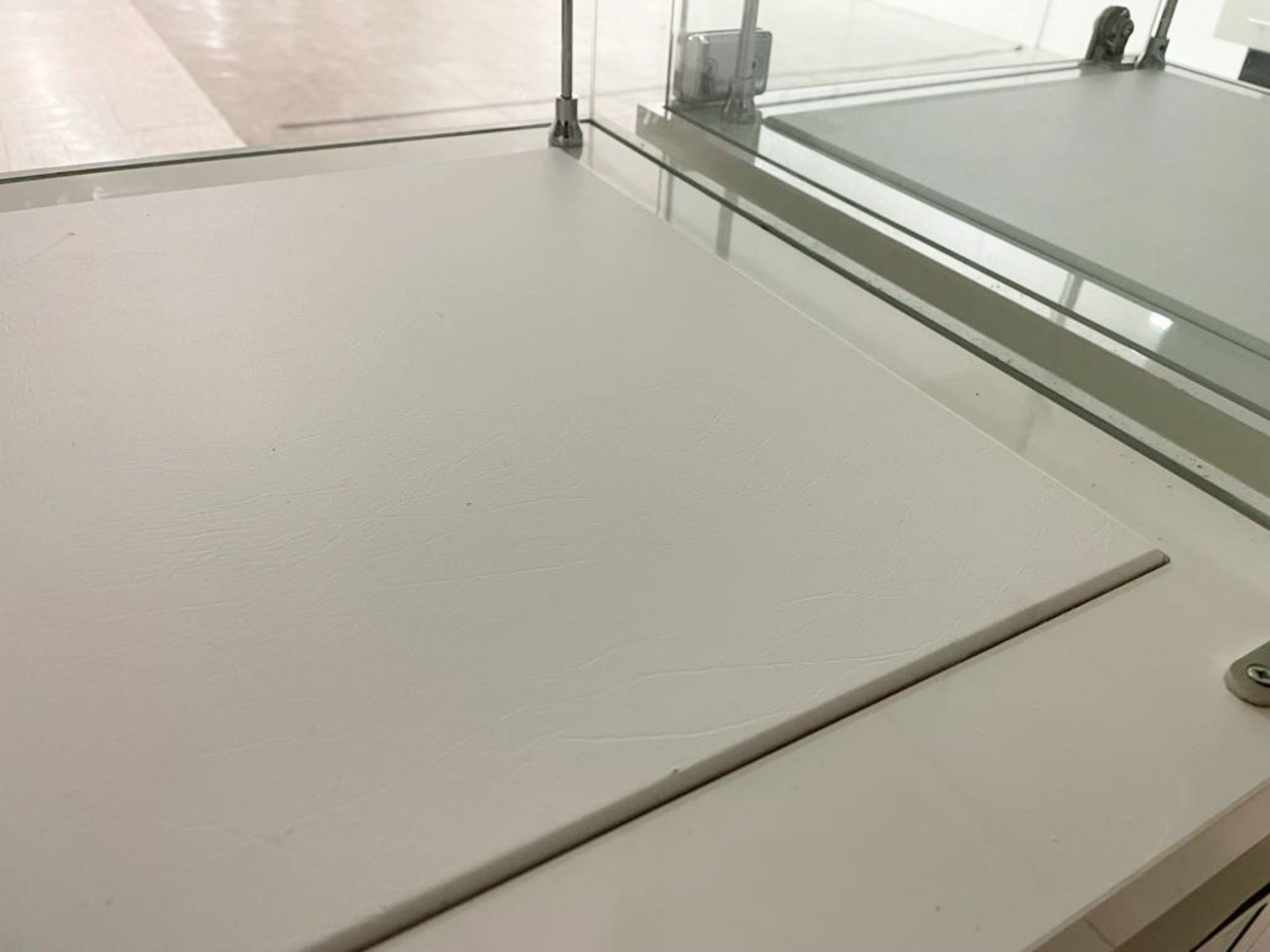 8 x Retail Glass Display Case Counter Cabinets - Features White Gloss Finish, Safety Glass, Internal - Image 4 of 13