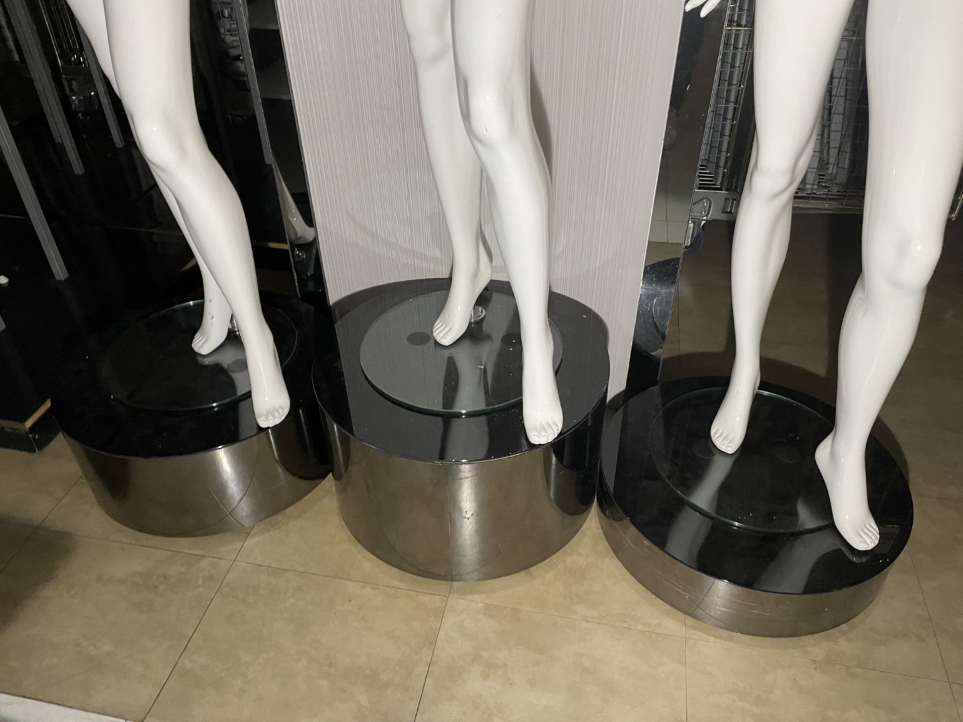 3 x Full Size Female Mannequins on Pedestal Plinth Stands - CL670 - Ref: GEM259 - Location: - Image 4 of 12