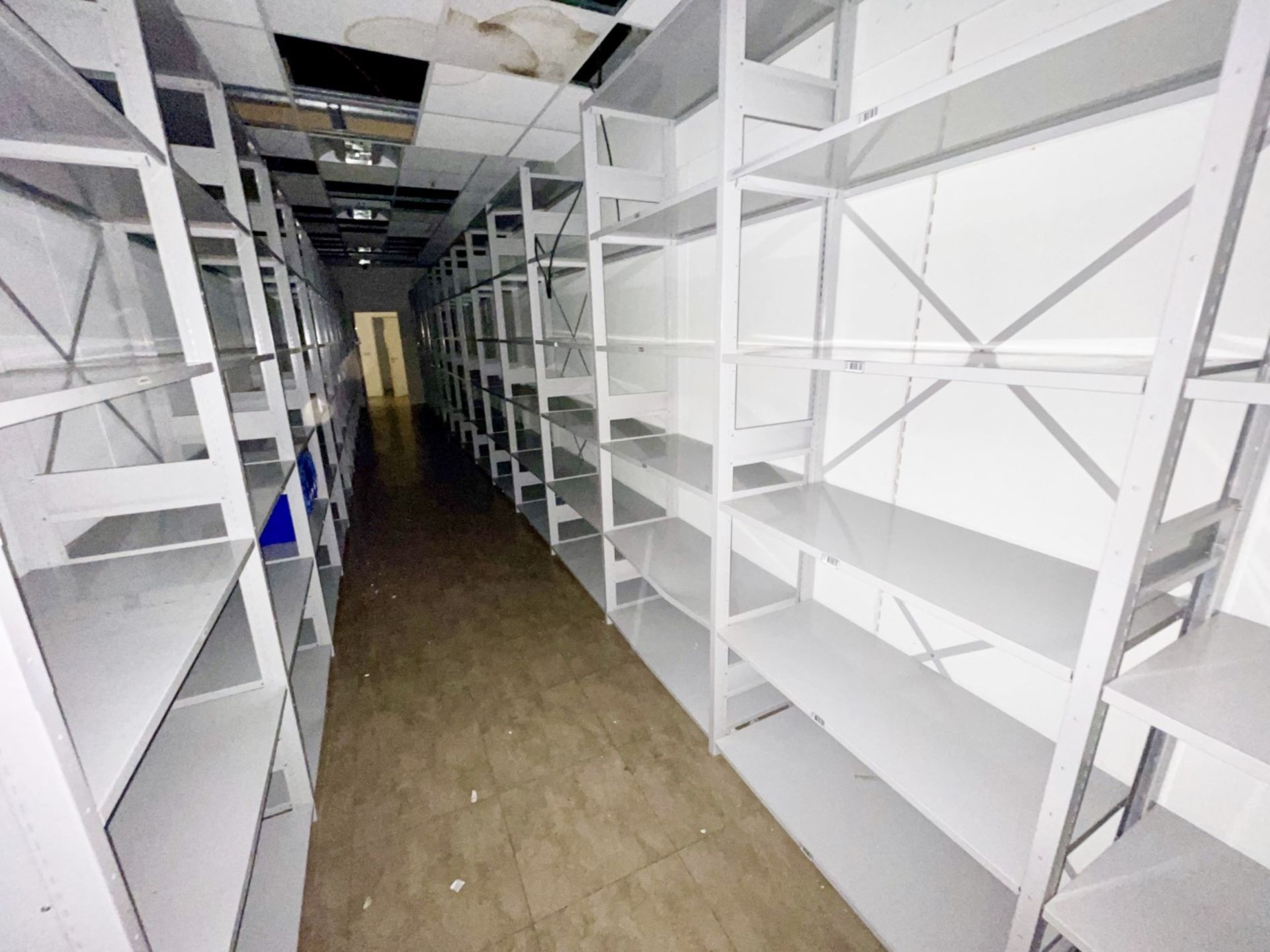 26 x Bays of Warehouse Store Shelving - Includes 28 x 250x46cm Uprights and 150 x 97x45cm