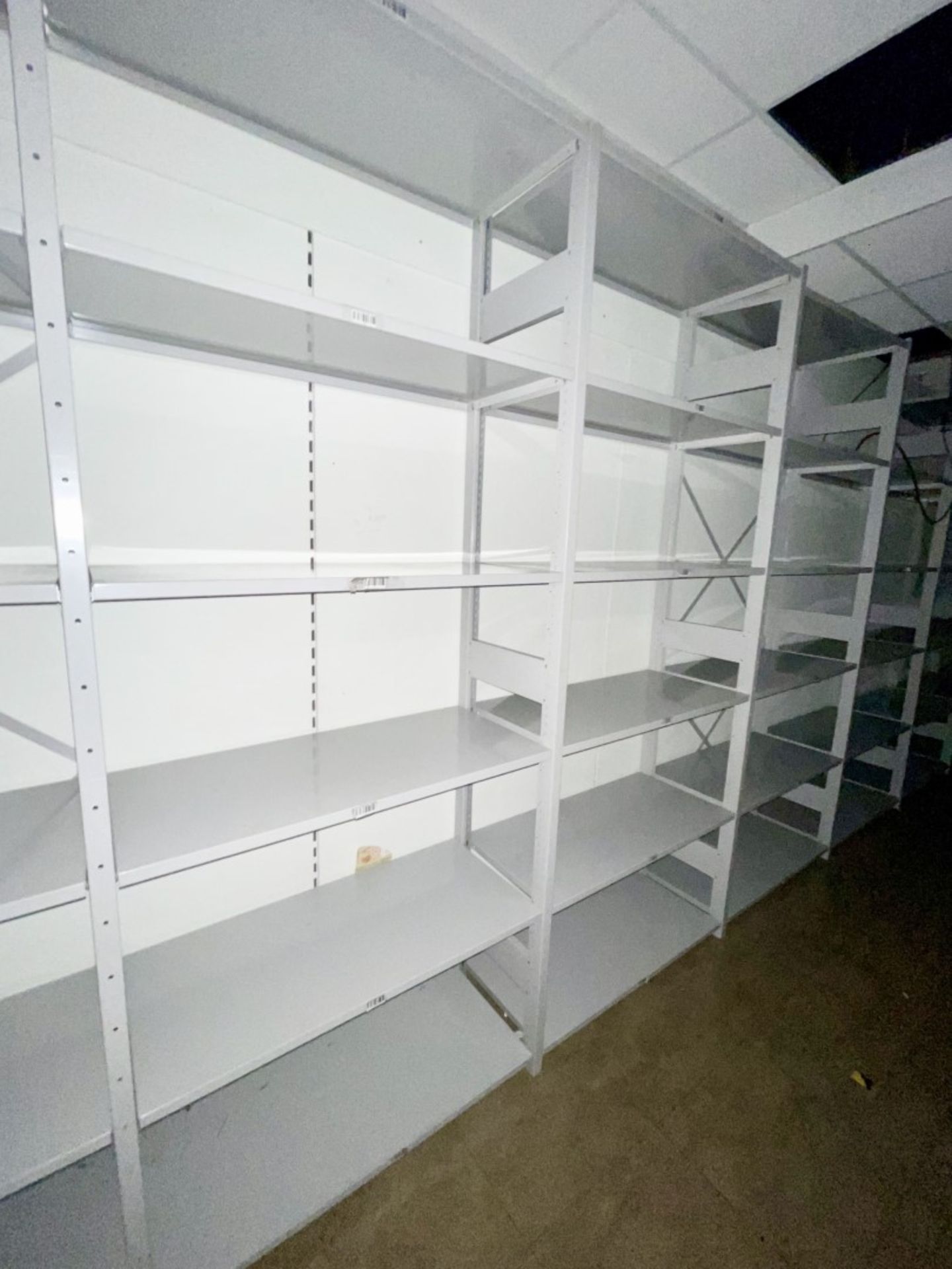 26 x Bays of Warehouse Store Shelving - Includes 28 x 250x46cm Uprights and 150 x 97x45cm - Image 12 of 14