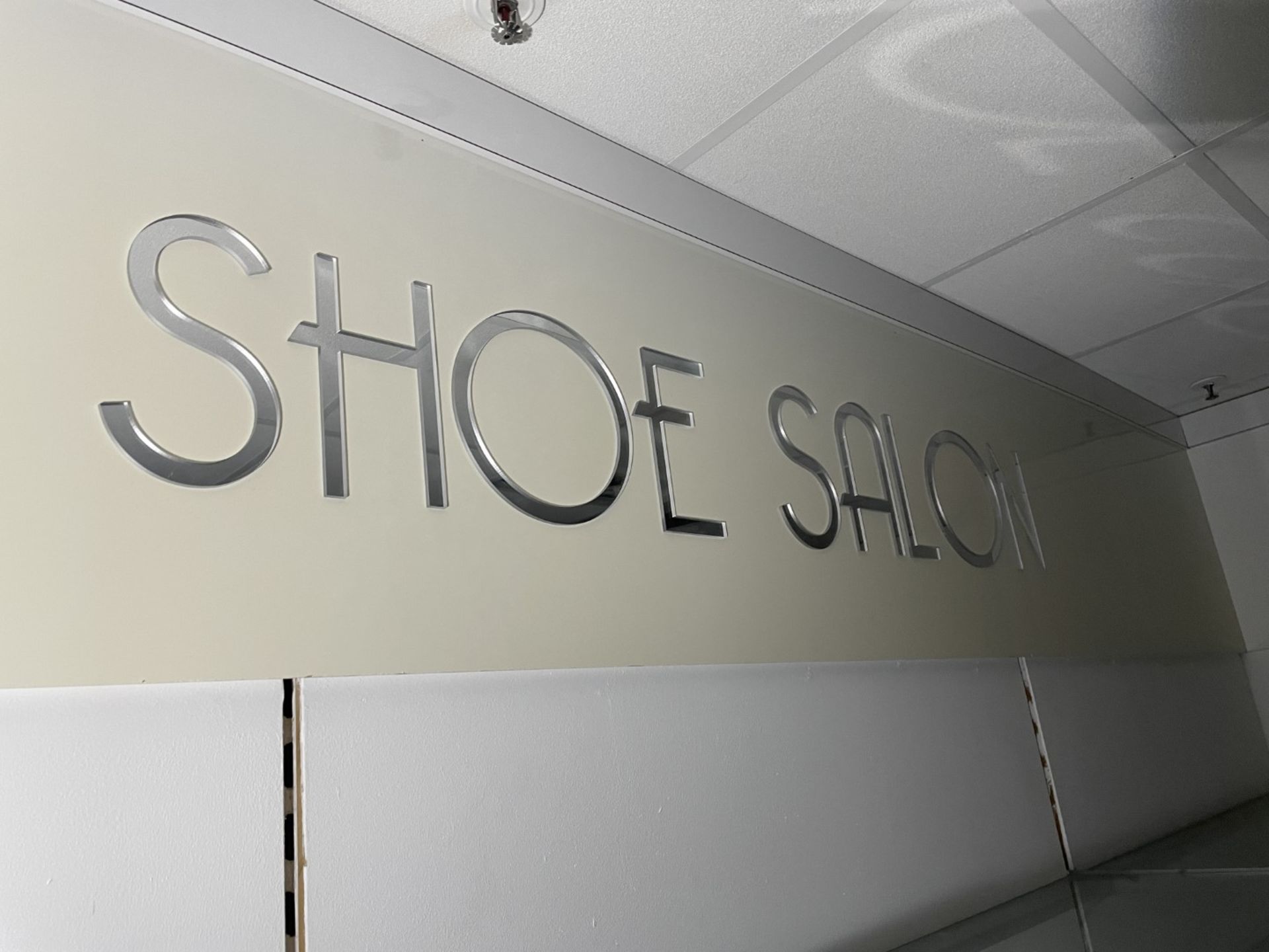 3 x Promotional Retail Signs - SHOE SALON - Features Large Mirror Embossed Effect Letters - Length - Image 2 of 5