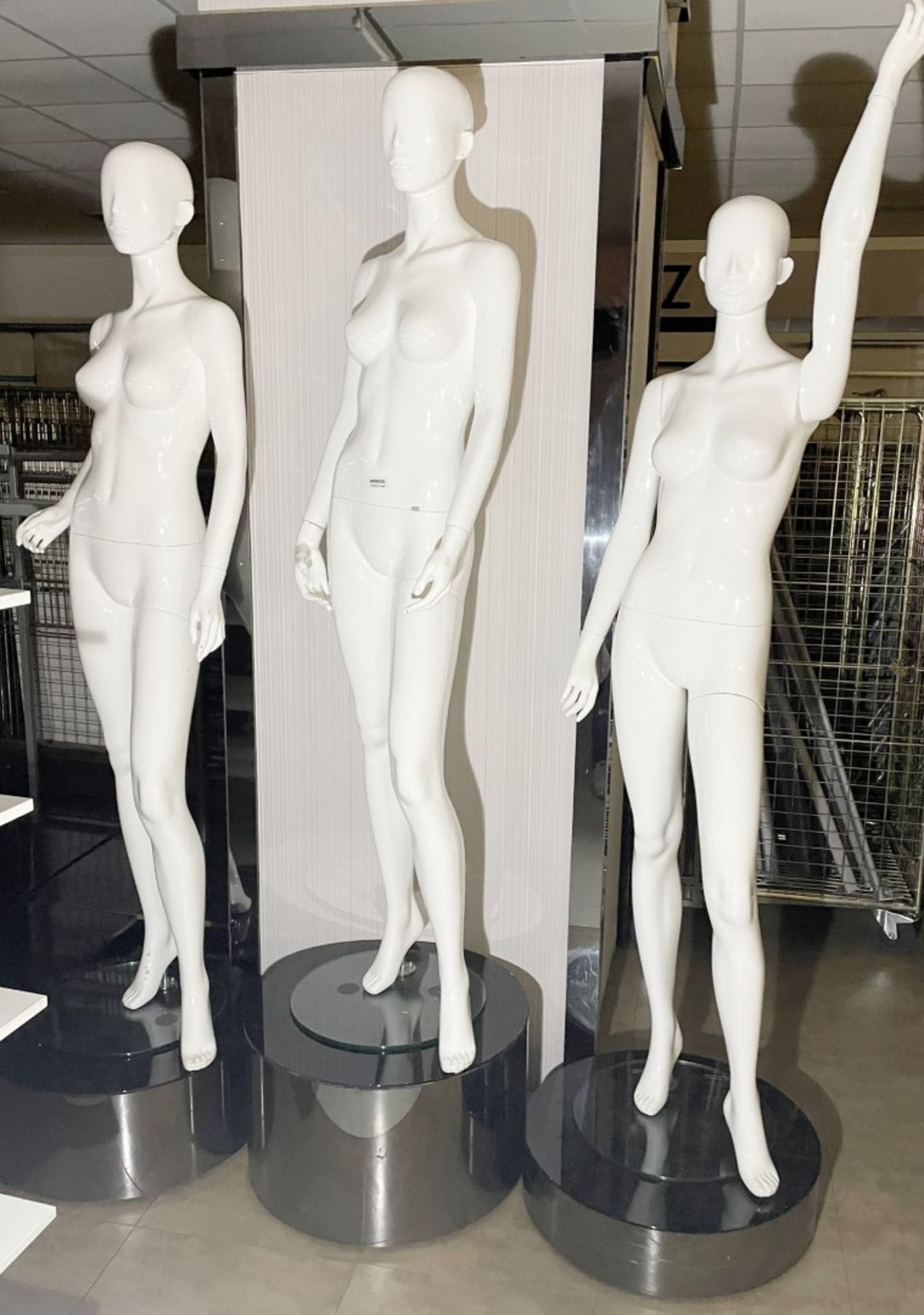 3 x Full Size Female Mannequins on Pedestal Plinth Stands - CL670 - Ref: GEM259 - Location: