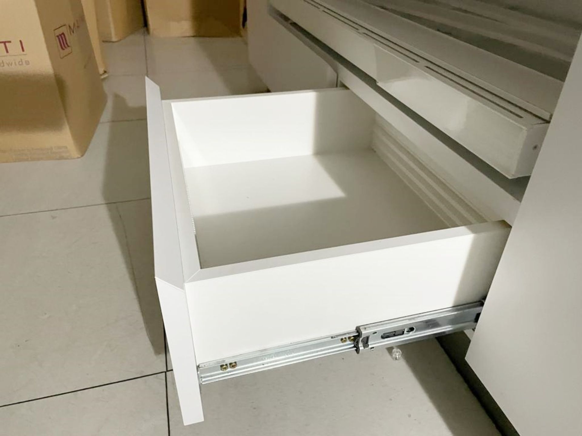 1 x Retail Four Sided Display Island With Shelves, Storage Drawers and Mirrored Panels - Size H150 x - Image 5 of 10