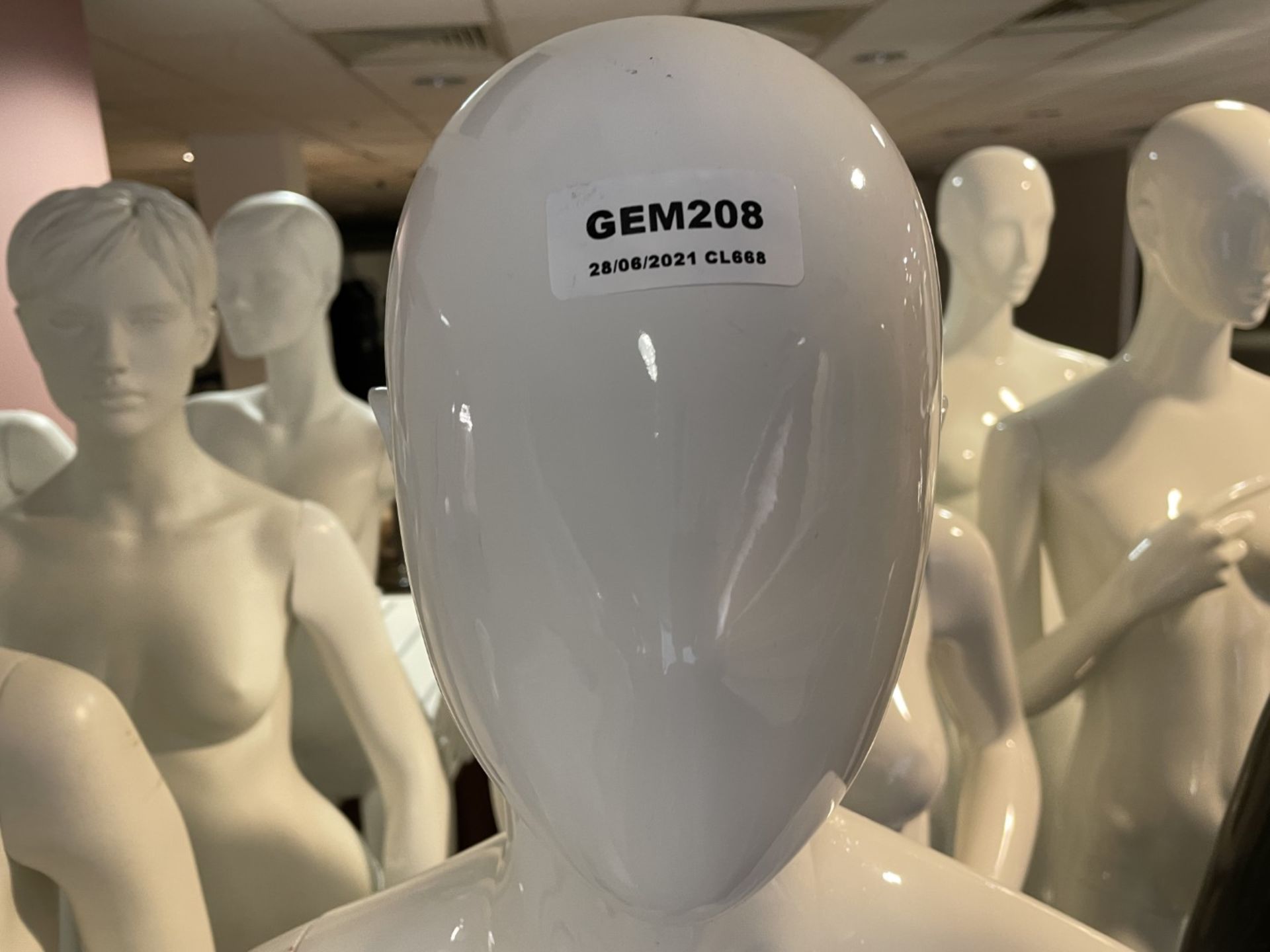 4 x Full Size Female Mannequins on Stands With Gloss Finish - CL670 - Ref: GEM208 - Location: - Image 2 of 9