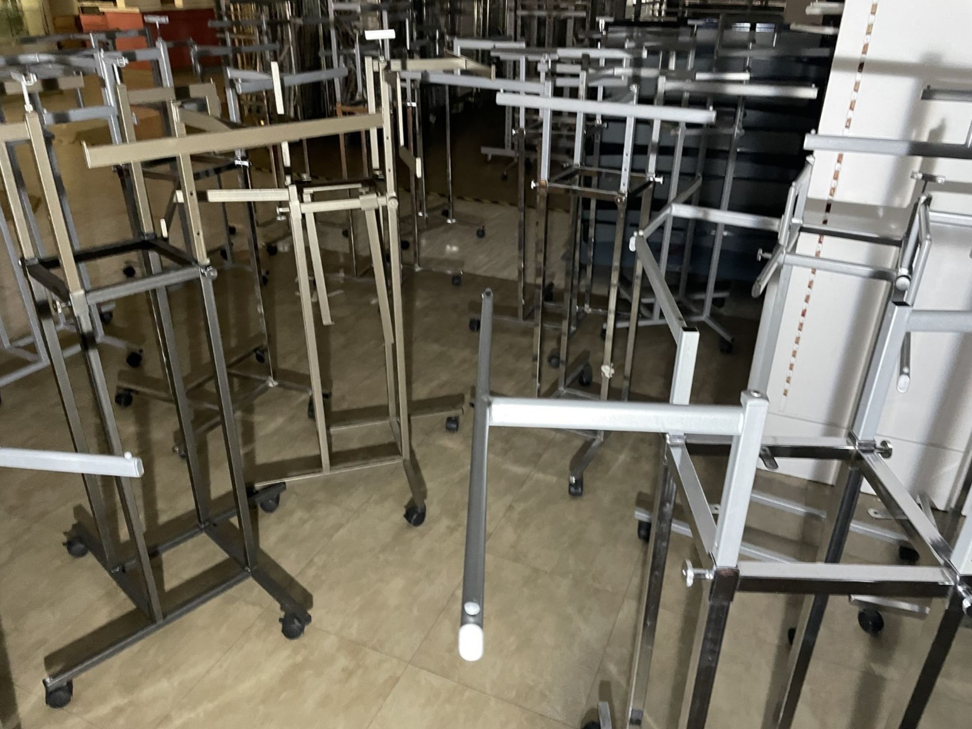 10 x Retail Display Clothes Rails Stands With Four Stepped Arm Rails - CL670 - Ref: GEM247A - - Image 3 of 12