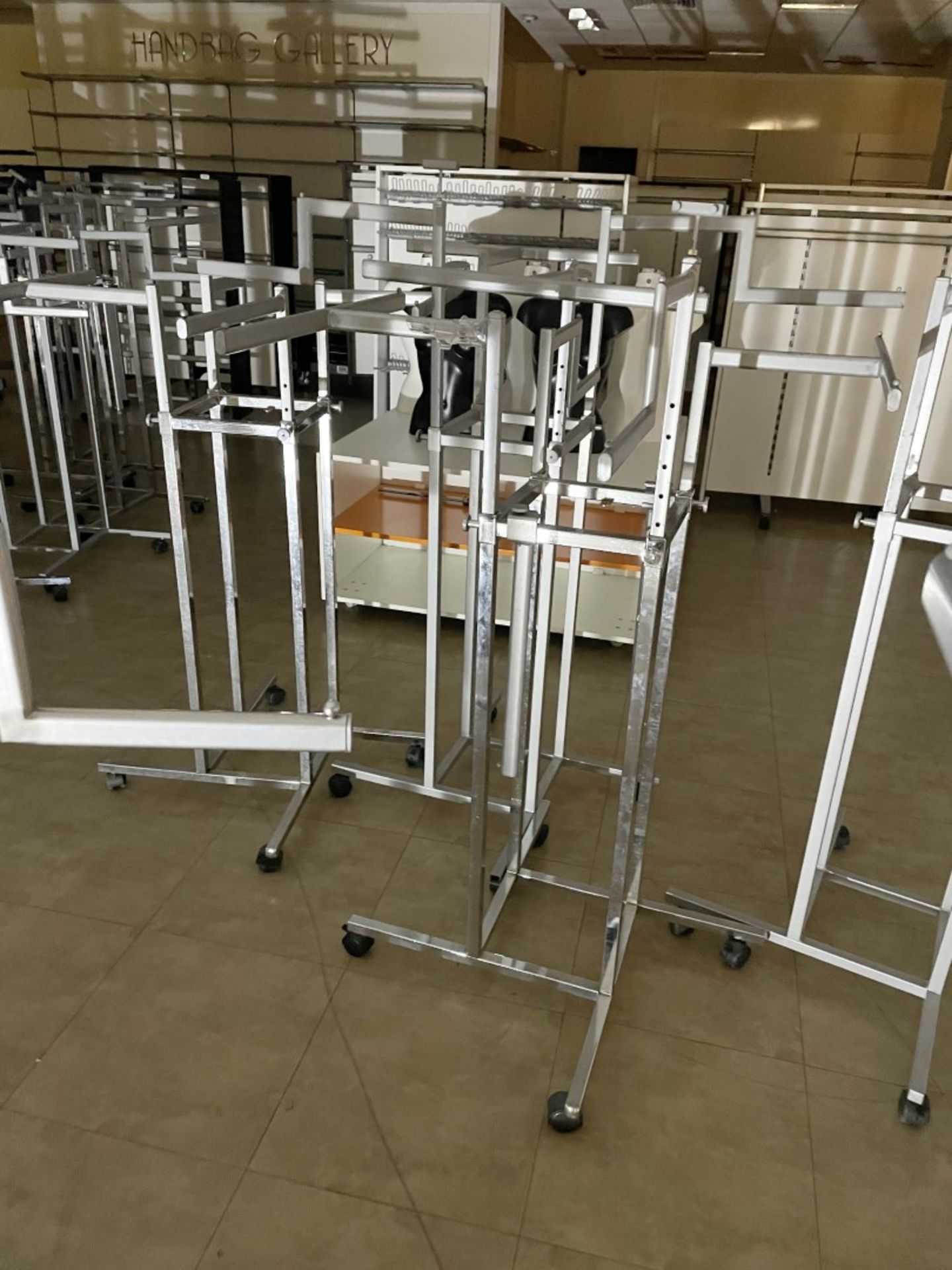 10 x Retail Display Clothes Rails Stands With Four Stepped Arm Rails - CL670 - Ref: GEM247A - - Image 10 of 12