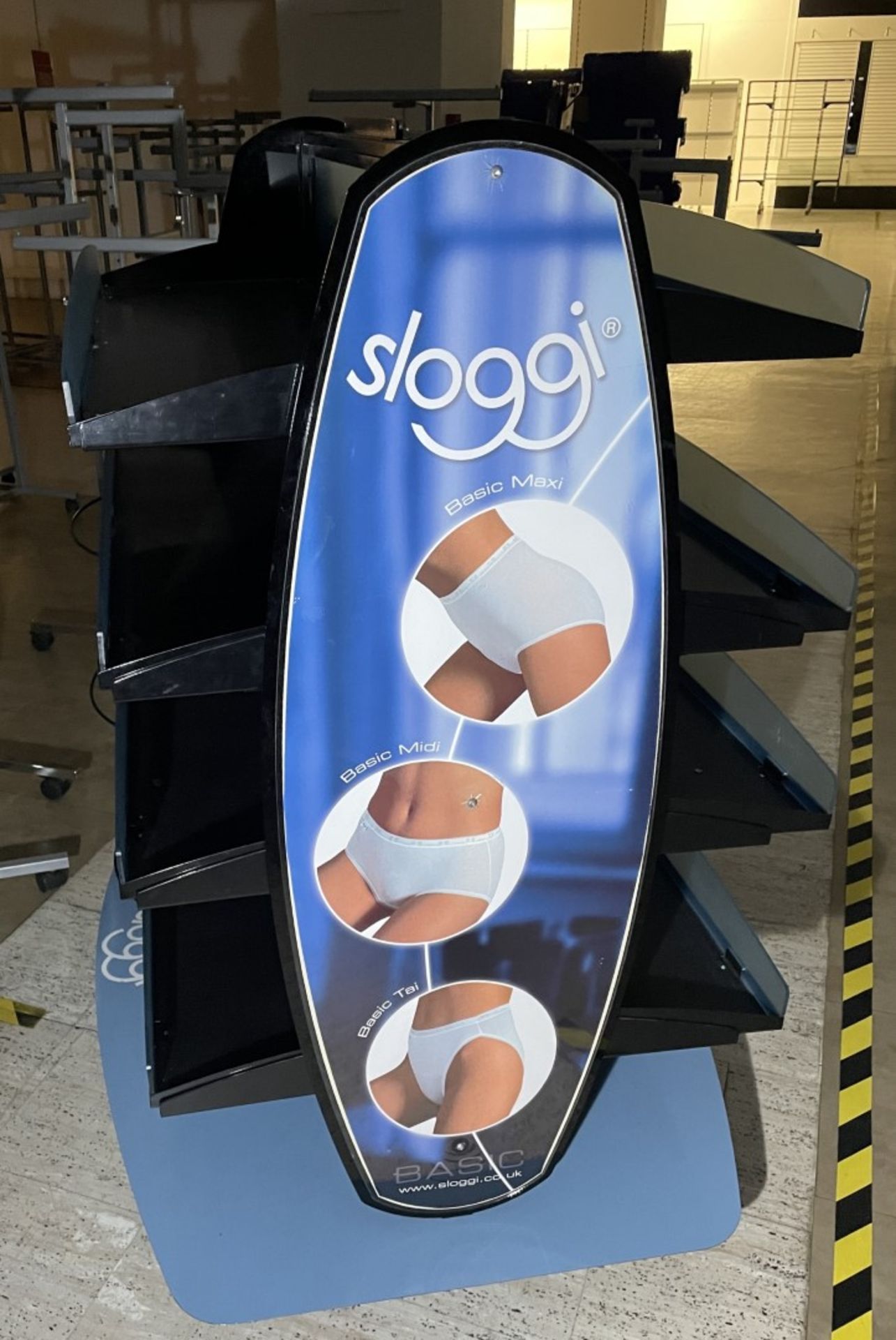 1 x Sloggi Underwear Display Stand With 8 Shelves - CL670 - Ref: GEM248 - Location: Gravesend, DA11 - Image 4 of 5