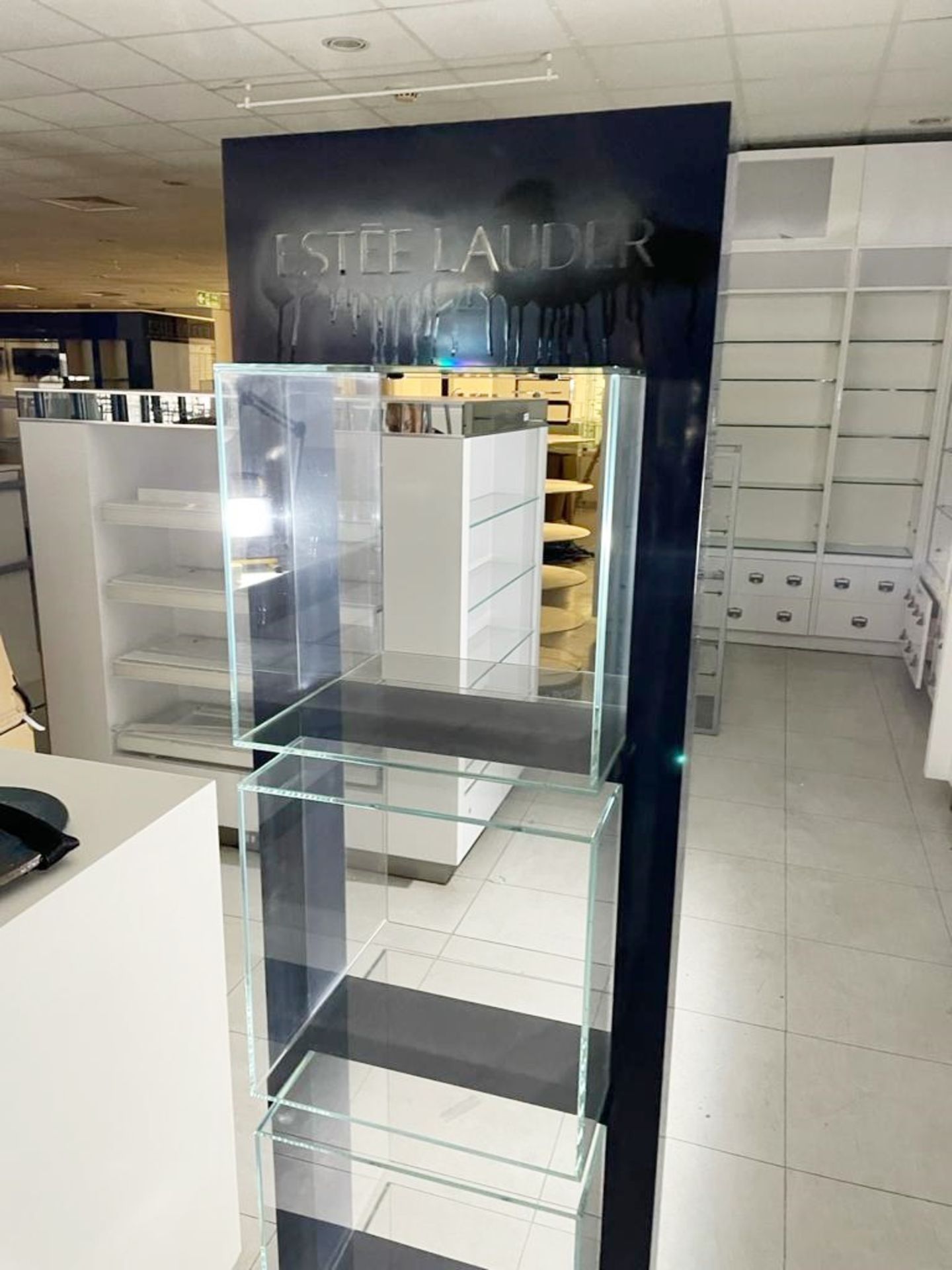 1 x Estee Lauder Free Standing Retail Display Unit With Glass Cube Display Shelves - Size H175 x W49 - Image 7 of 8