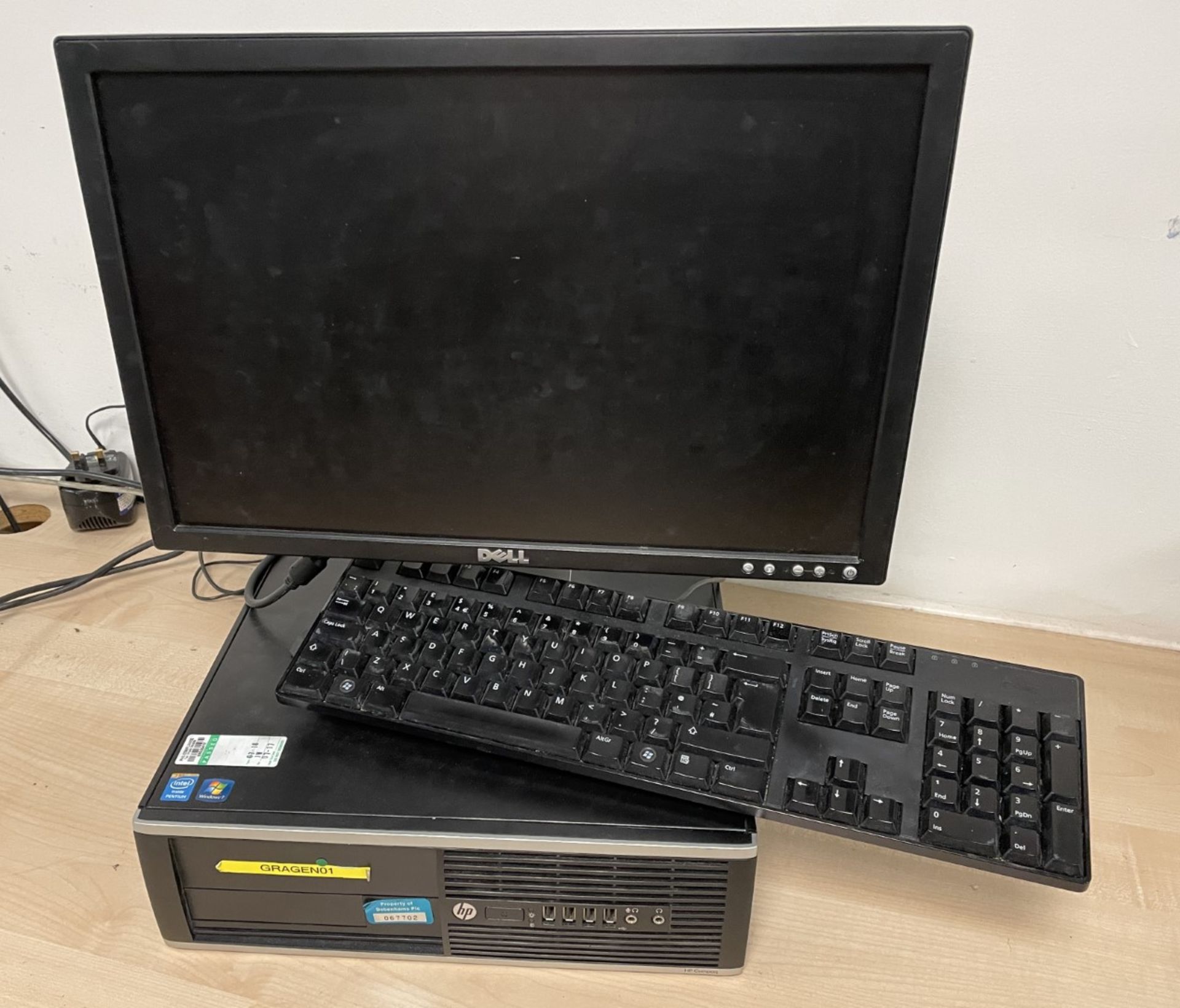 Assorted Collection to Include 1 x Phoenix Safe With Key, 1 x HP Computer and 1 x Flatscreen Monitor - Image 4 of 4