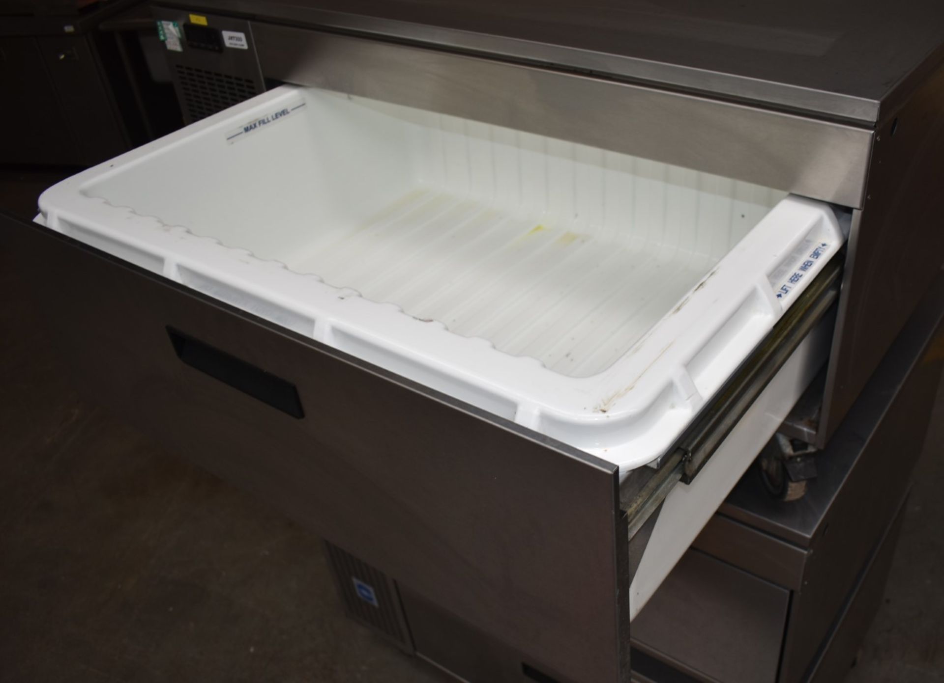 1 x Adande VCS Chef Base Chiller Drawer Uit With Side Engine, Solid Worktop for Appliances and - Image 4 of 9