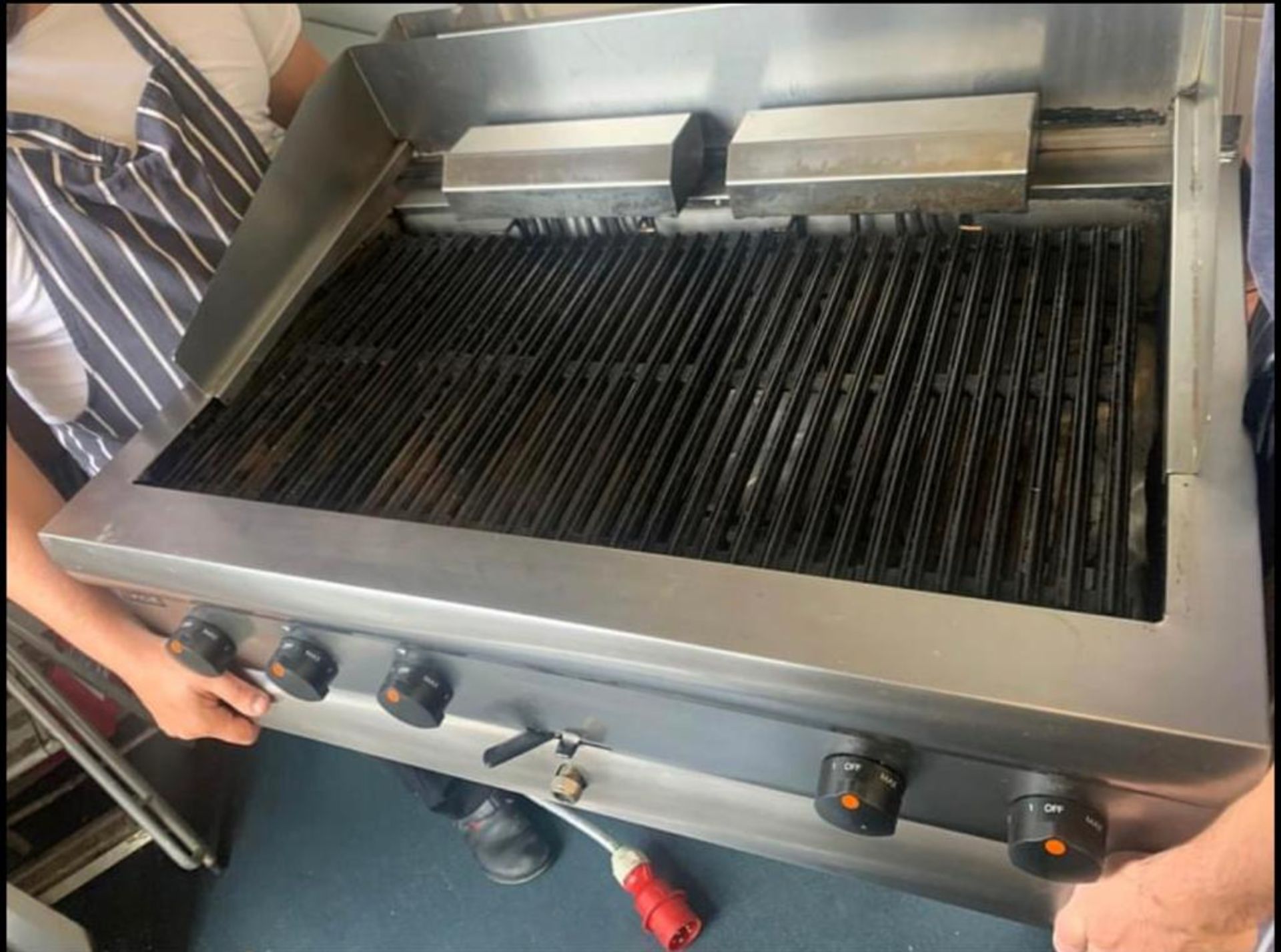 1 x Lincat Silverlink Large Chargrill Cooker - 3 Phase Powered - CL667 - Location: Brighton, Sussex, - Image 2 of 5