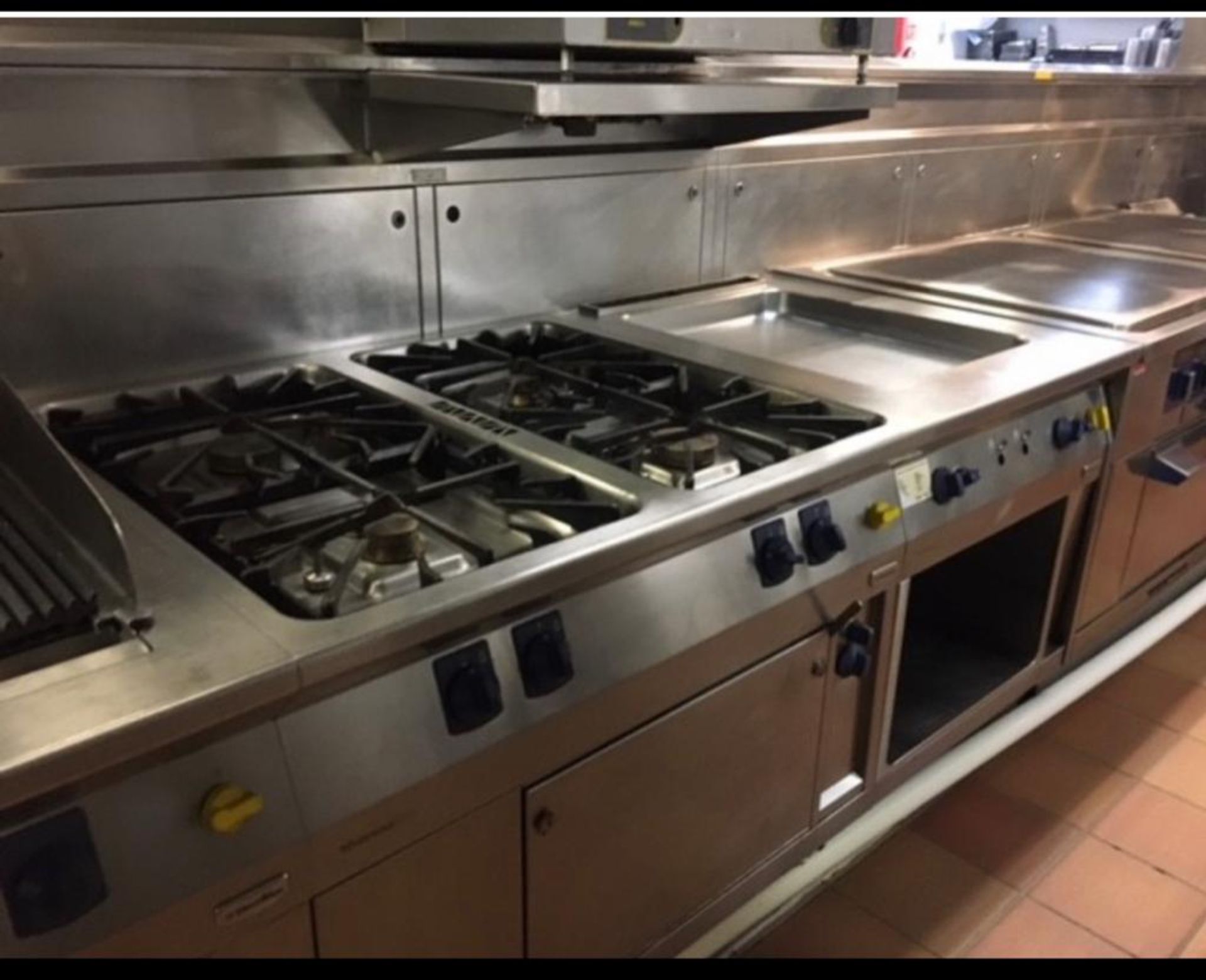 1 x Electrolux Thermoline Four Buner Range Cooker  - Gas Powered - Recently Removed From a Luxury - Image 2 of 2