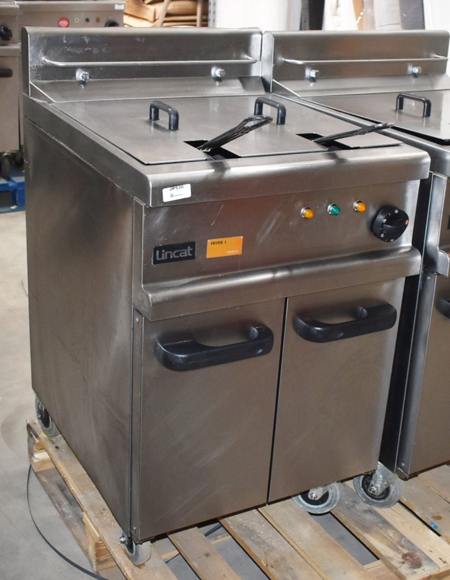 1 x Lincat Opus 700 OE7113 Single Large Tank Electric Fryer With Built In Filteration - 240V / 3PH - Image 3 of 8