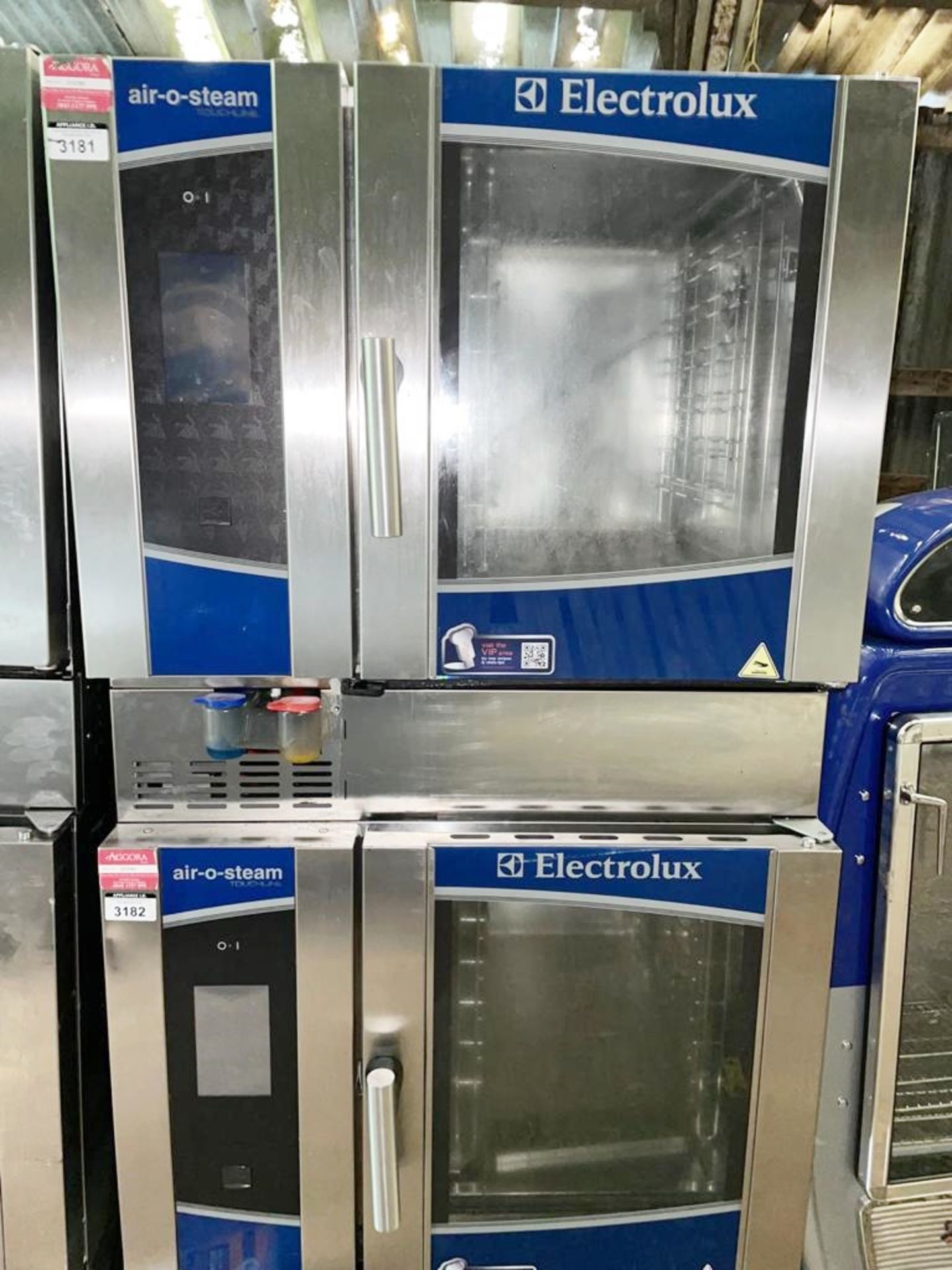 1 x Electrolux Air O Steam 3 Phase Double 6 Grid Steam Oven With Stand - 2018 Model - Type: - Image 4 of 4