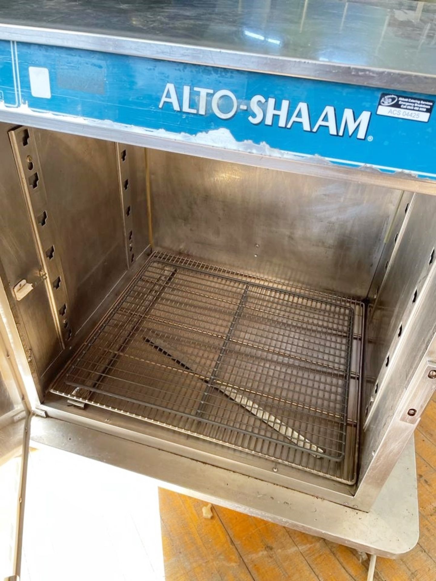 1 x Alto-Shaam Food Warming Holding Cabinet on Castors - Stainless Steel Exterior - CL667 - - Image 3 of 4