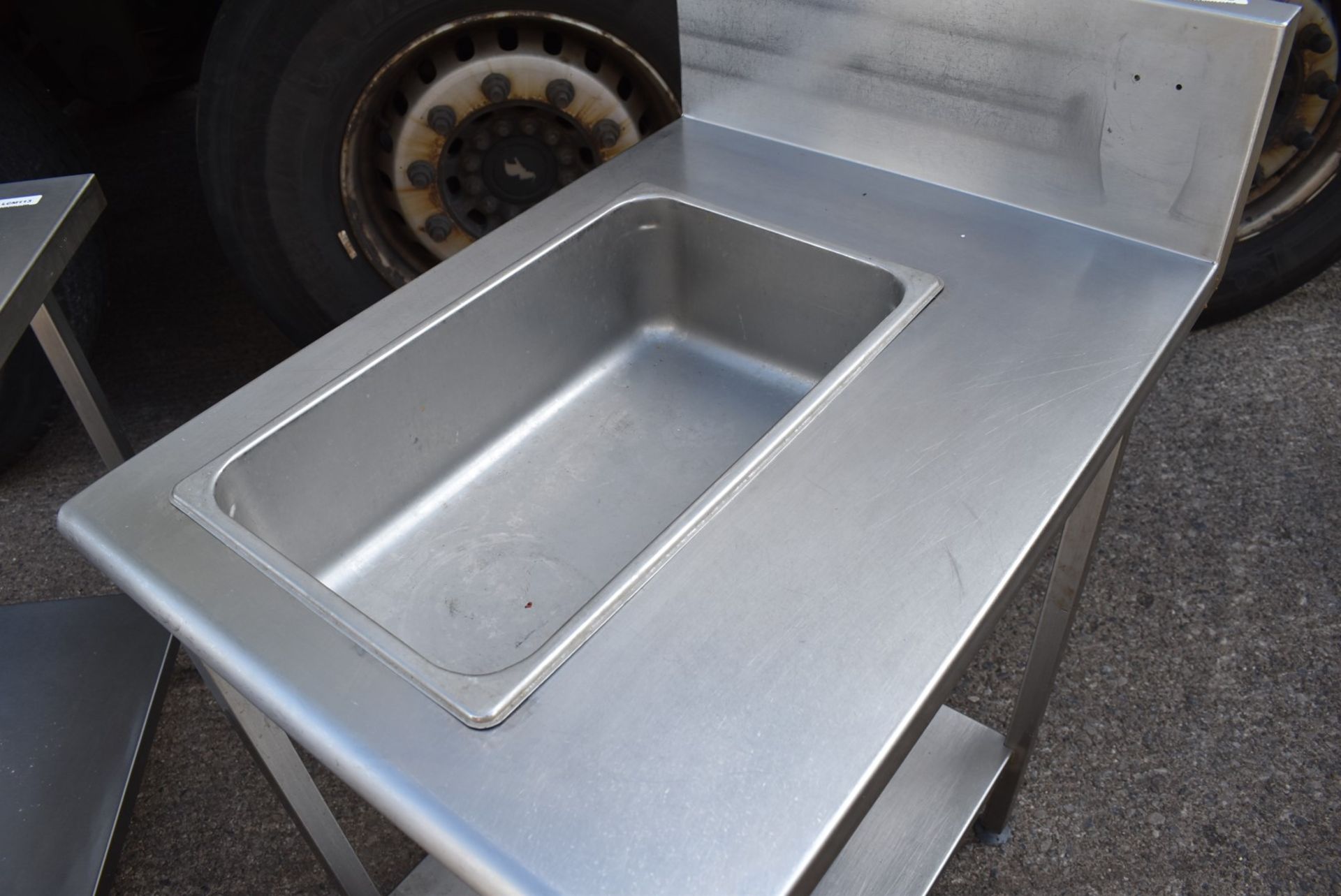 1 x Stainless Steel Prep Table WIth Inset Gastro Pan, Upstand, Undershelf and Gastro Pan Lid - - Image 5 of 5