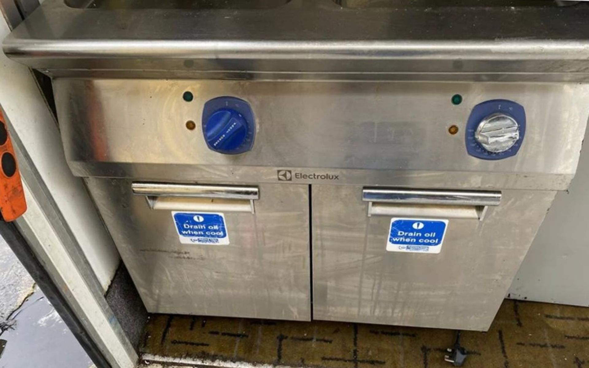 1 x Electrolux Twin Tank 3 Phase Commercial Fryer With Baskets - CL667 - Location: Brighton, Sussex,