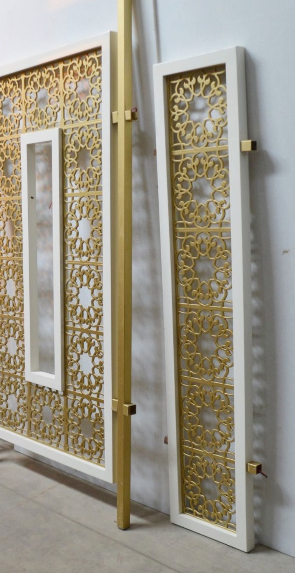 A Set Of 3 x Moroccan-style Room Divider Screen Panels With Pendant Light - Ref: HMS108 - CL668 - - Image 10 of 10