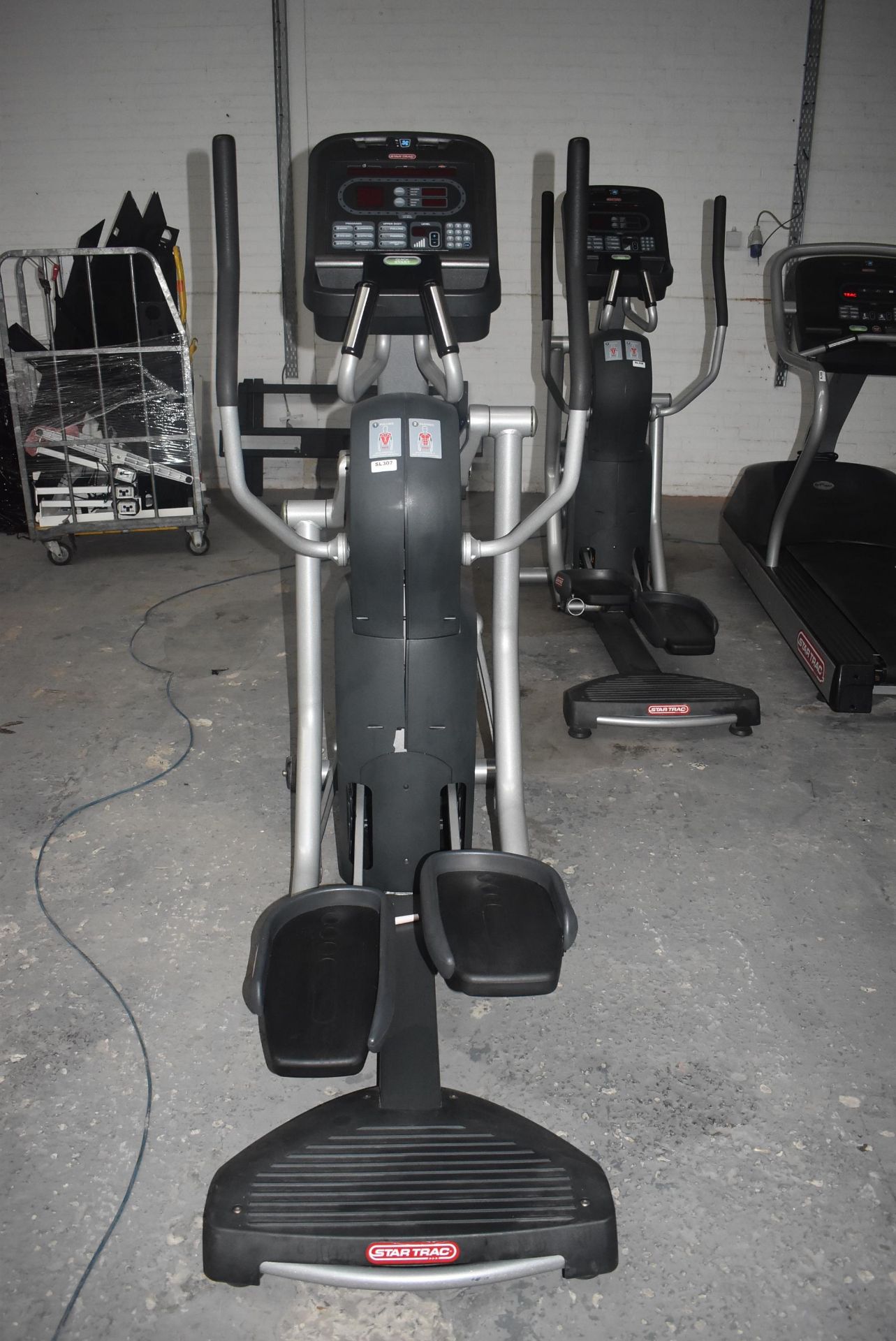 1 x Star Trac Commercial Excercise Elliptical Cross Trainer - CL011 - Ref SL307 GIT -  Location: - Image 7 of 11