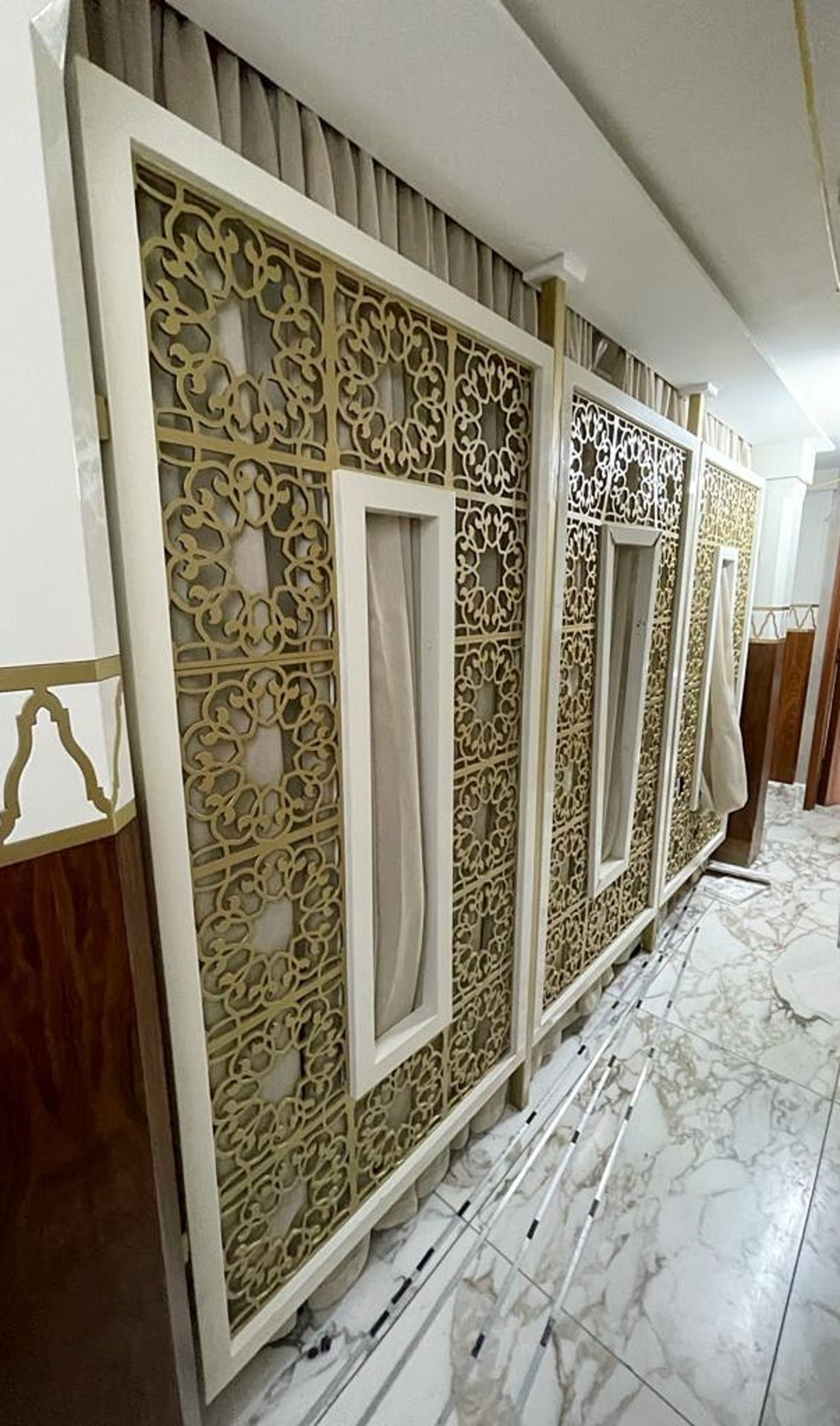 A Set Of 3 x Moroccan-style Room Divider Screen Panels With 2 x Posts - Ref: HMS108 - CL668 -