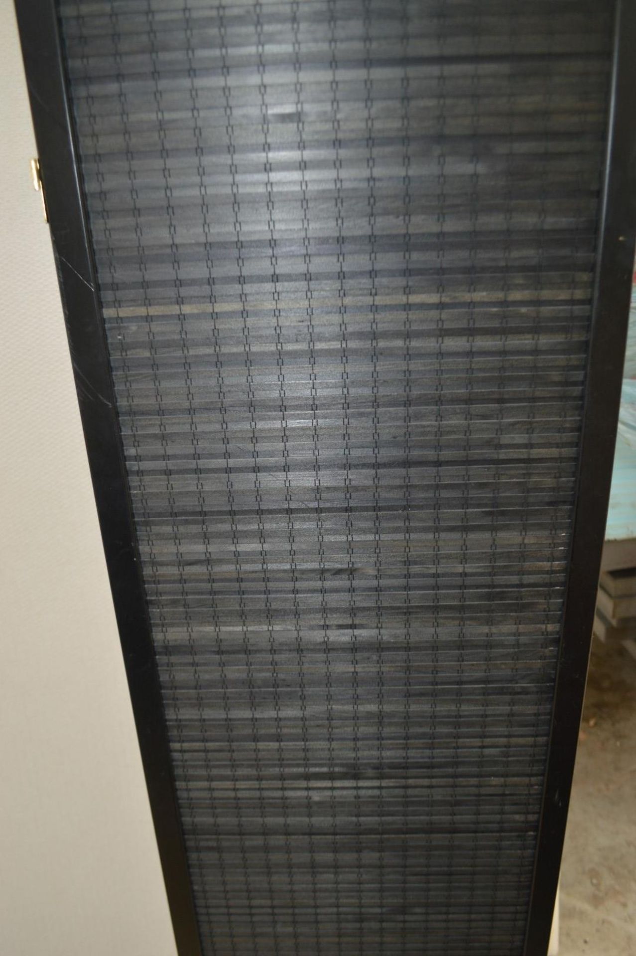 1 x 4-Panel Dressing Screen In Black - Dimensions: Height 180 x Max.Width 180cm - Ref: MHB117 - - Image 2 of 3