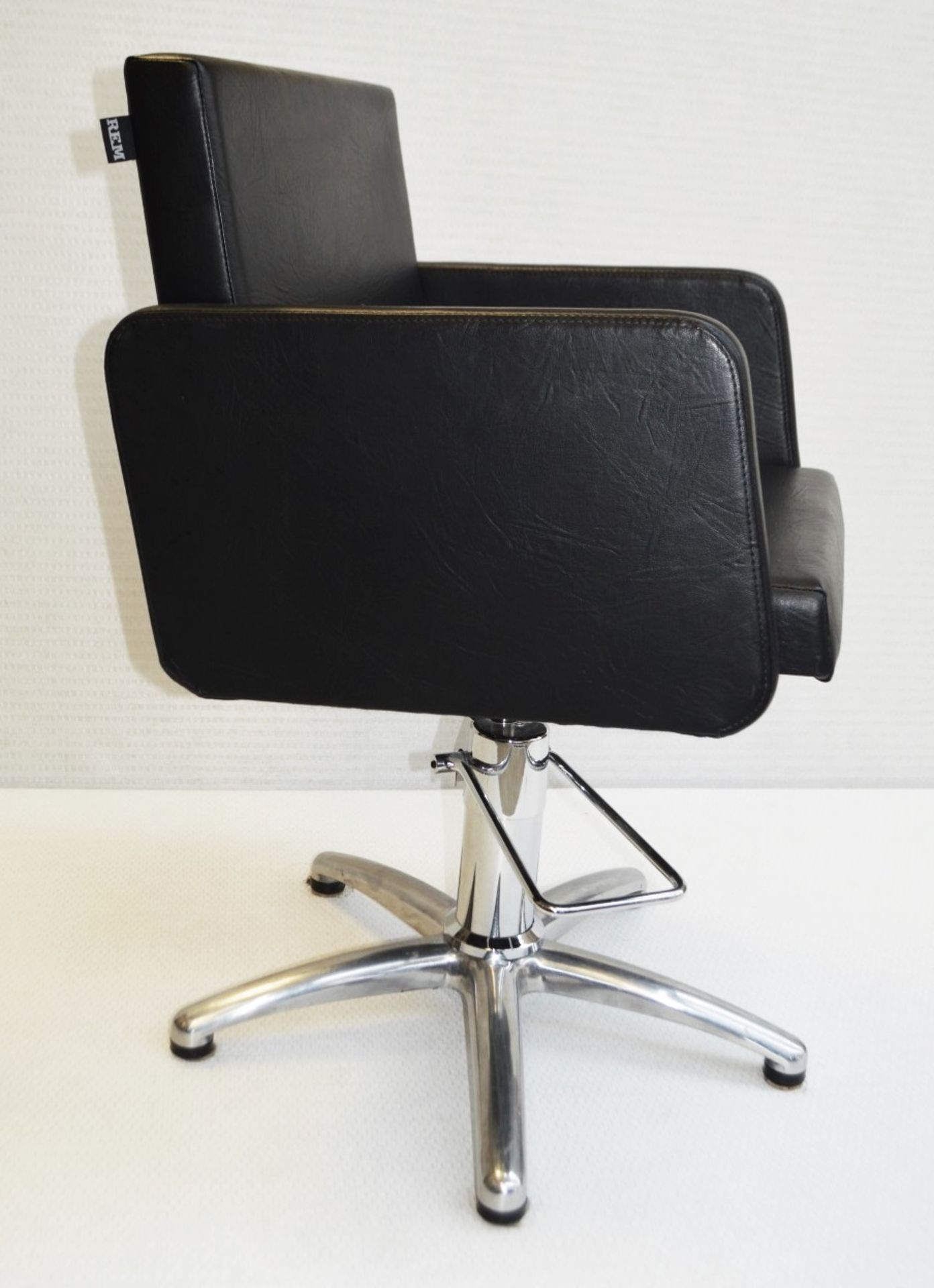 1 x Beauty Salon Hairdressing Styling Chair In Black Faux Leather - Original RRP £396.00 - Image 2 of 5