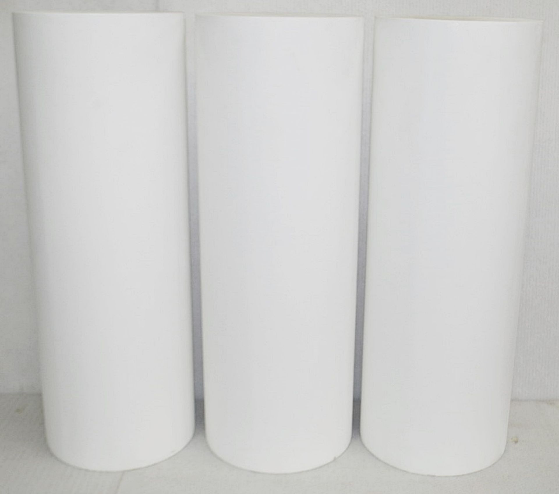 Set Of 3 x Cylinder 1-Metre Tall Retail Shop Display Plinths - Dimensions: Height 100cm / ø 36cm - Image 2 of 5