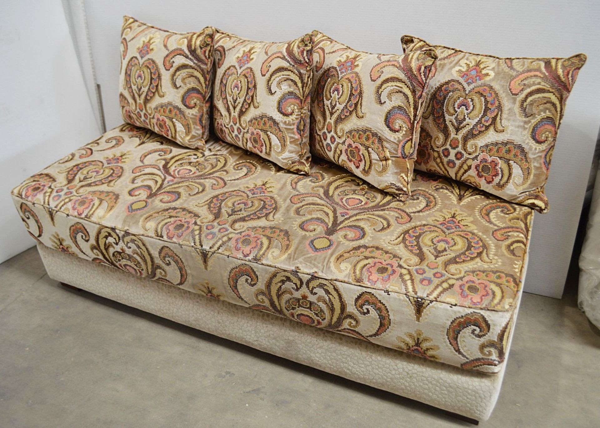 1 x Rectangular 1.7 Metre Moroccan-style Seating Bench With Matching Footstool And 5 x Scatter - Image 5 of 7