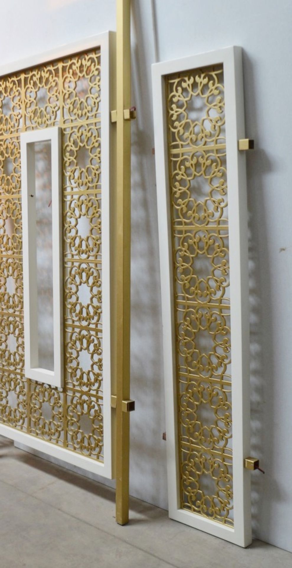 A Set Of 3 x Moroccan-style Room Divider Screen Panels With Pendant Light - Ref: HMS108 - CL668 - - Image 4 of 10