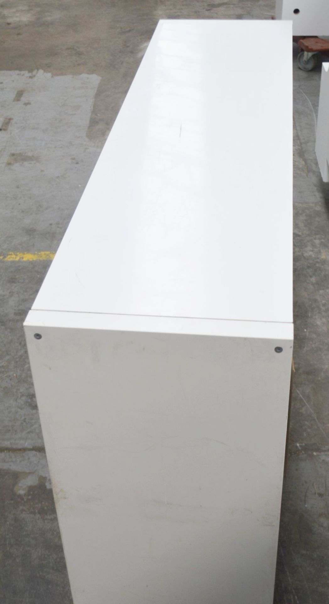 1 x 8-Door Salon Storage Unit In White - Dimensions: H77 x W146.5 x D38.7cm - Ref: MHB141 - - Image 3 of 3