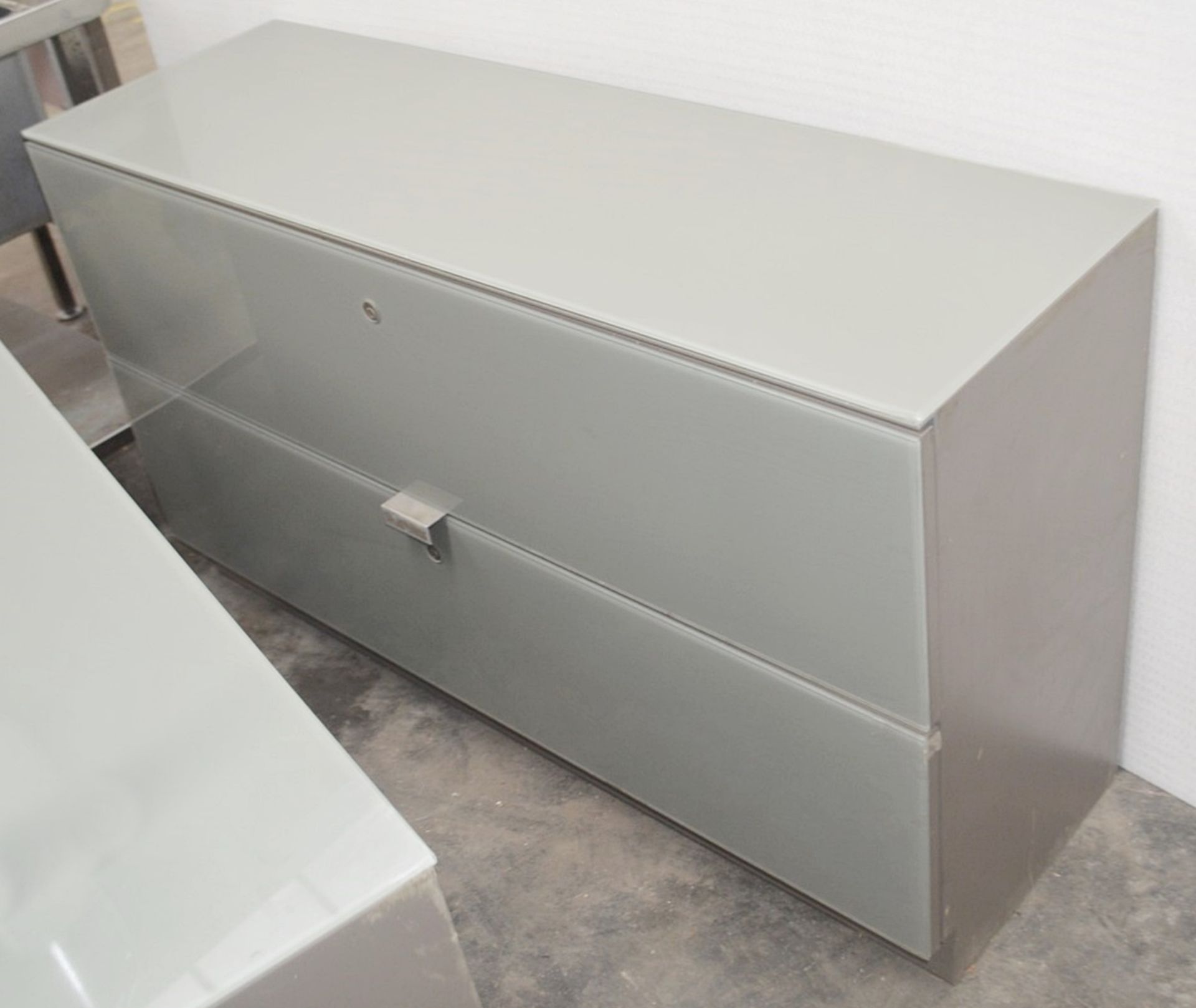 2 x Glass Topped / Fronted Lockable 2-Door Salon Storage Units In Grey - Read Description - Image 3 of 9
