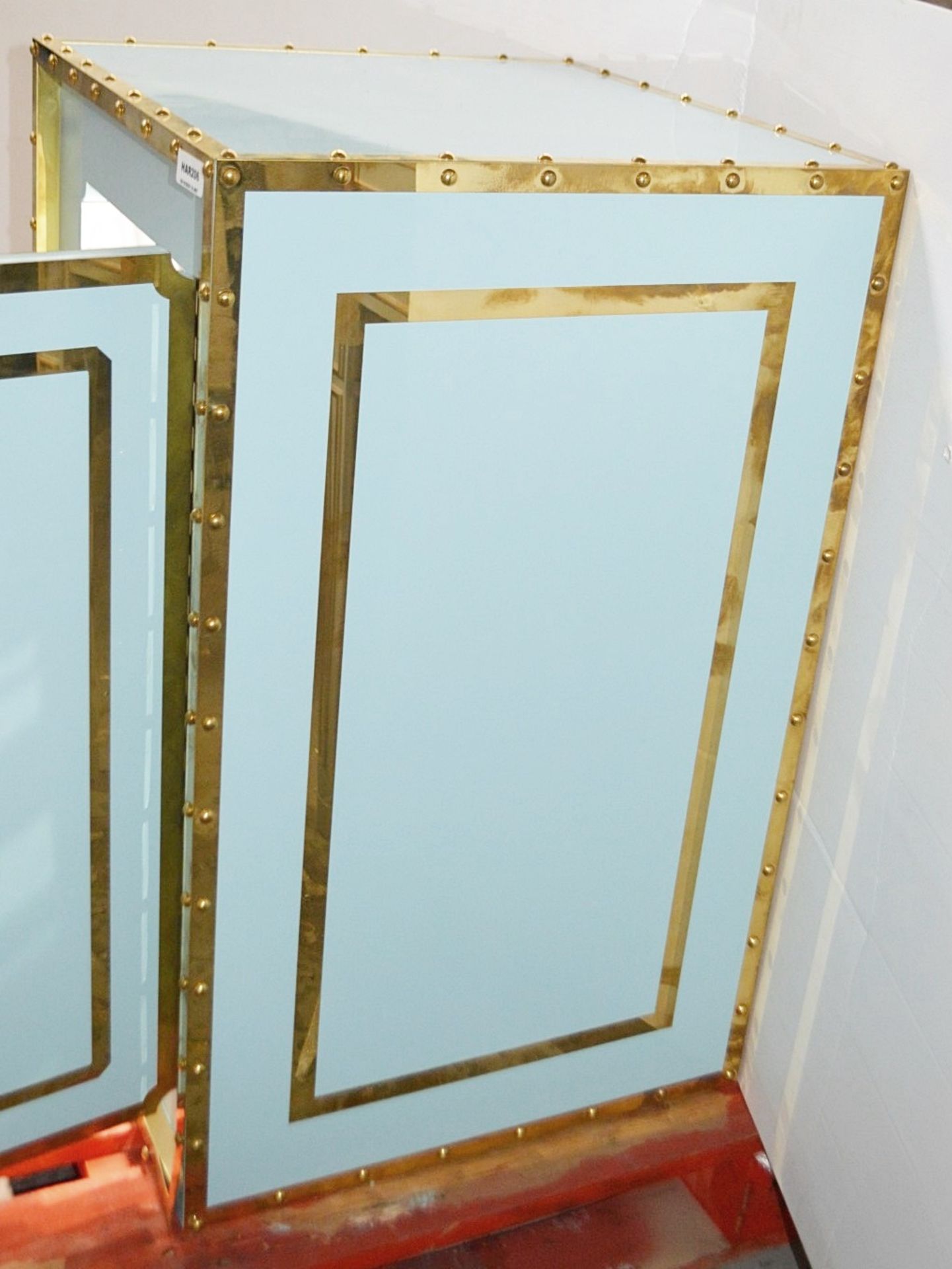 1 x Illuminated Bank Vault Safe-style Mirrored Retail Shop Display Box In Tiffany Blue - Dimensions: - Image 5 of 6