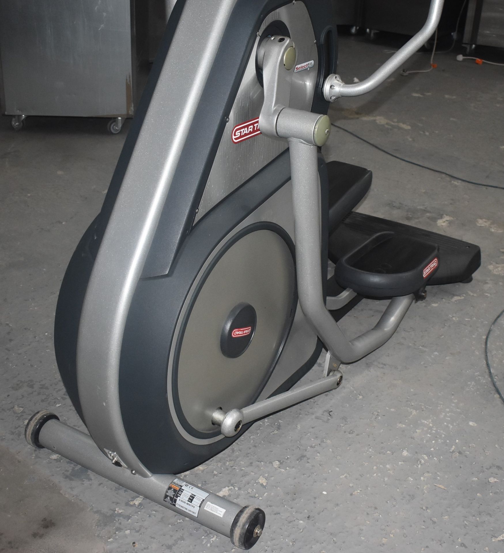 1 x Star Trac Commercial Excercise Elliptical Cross Trainer - CL011 - Ref SL307 GIT -  Location: - Image 9 of 11