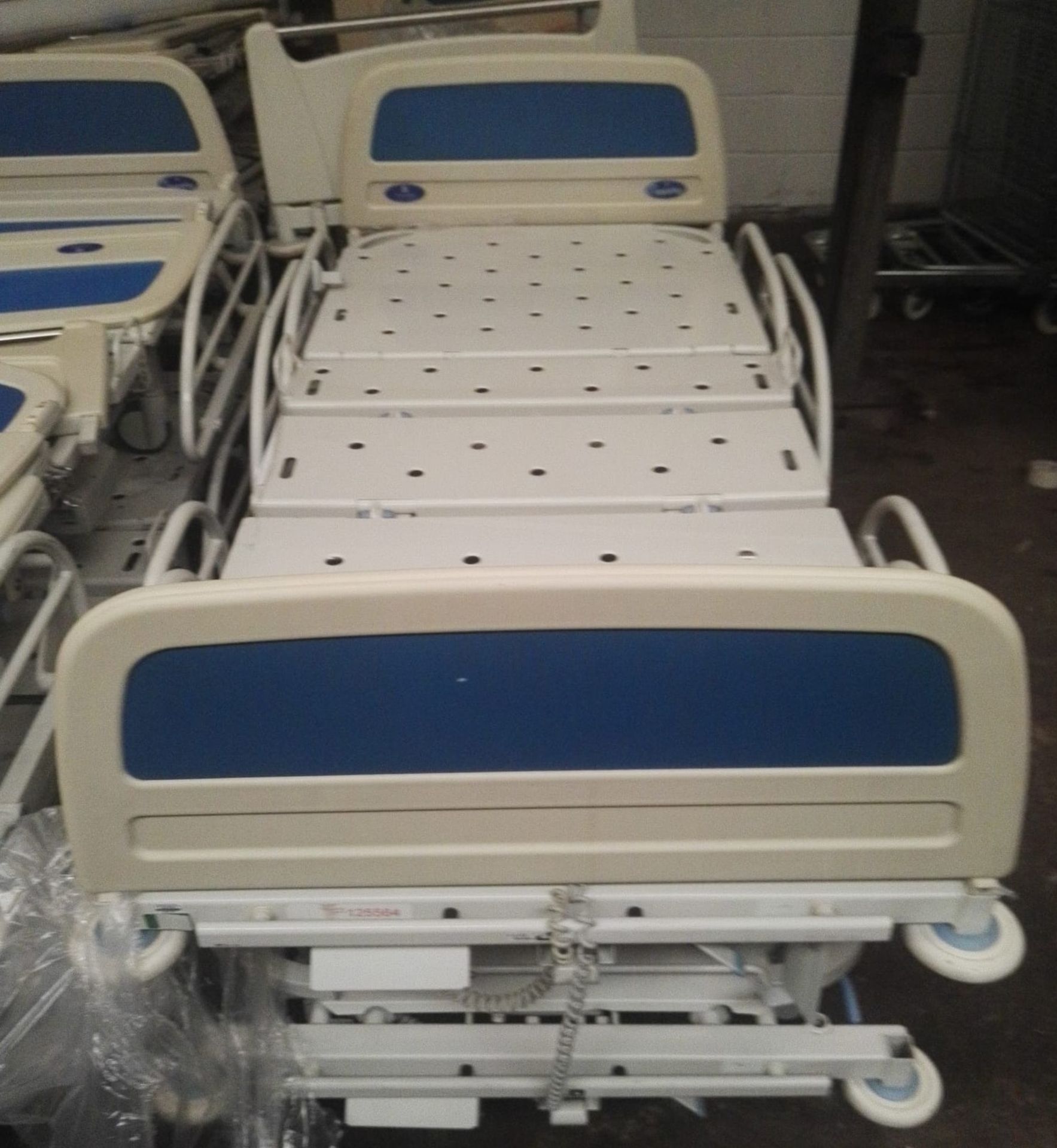 1 x Huntleigh CONTOURA Electric Hospital Bed - Features Rise/Fall 3-Way Profiling, Side Rails, - Image 7 of 7