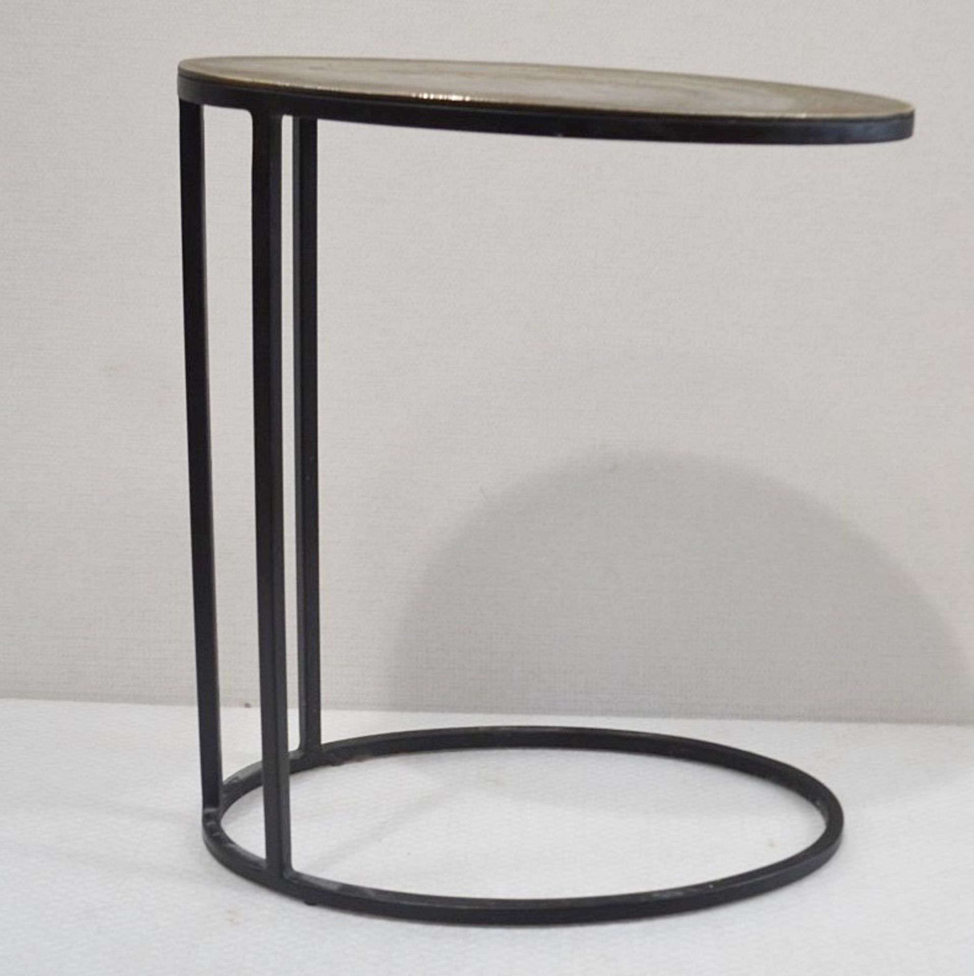 1 x Elegant Oval Shaped Side Table With A Slim Metal Base And Brass Finish - Dimensions: H59 x W28 x - Image 2 of 4