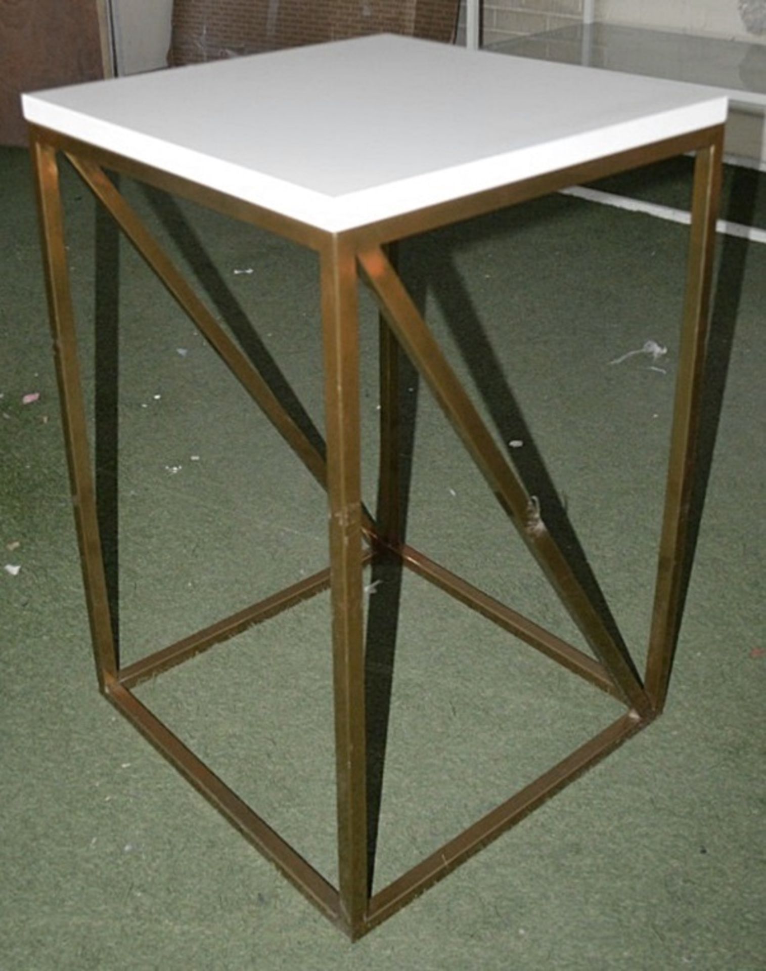 2 x Designer Display Tables With Gold Bases - Ex-Showroom Pieces - Ref: HAR120/121 GIT - CL987 - - Image 6 of 6