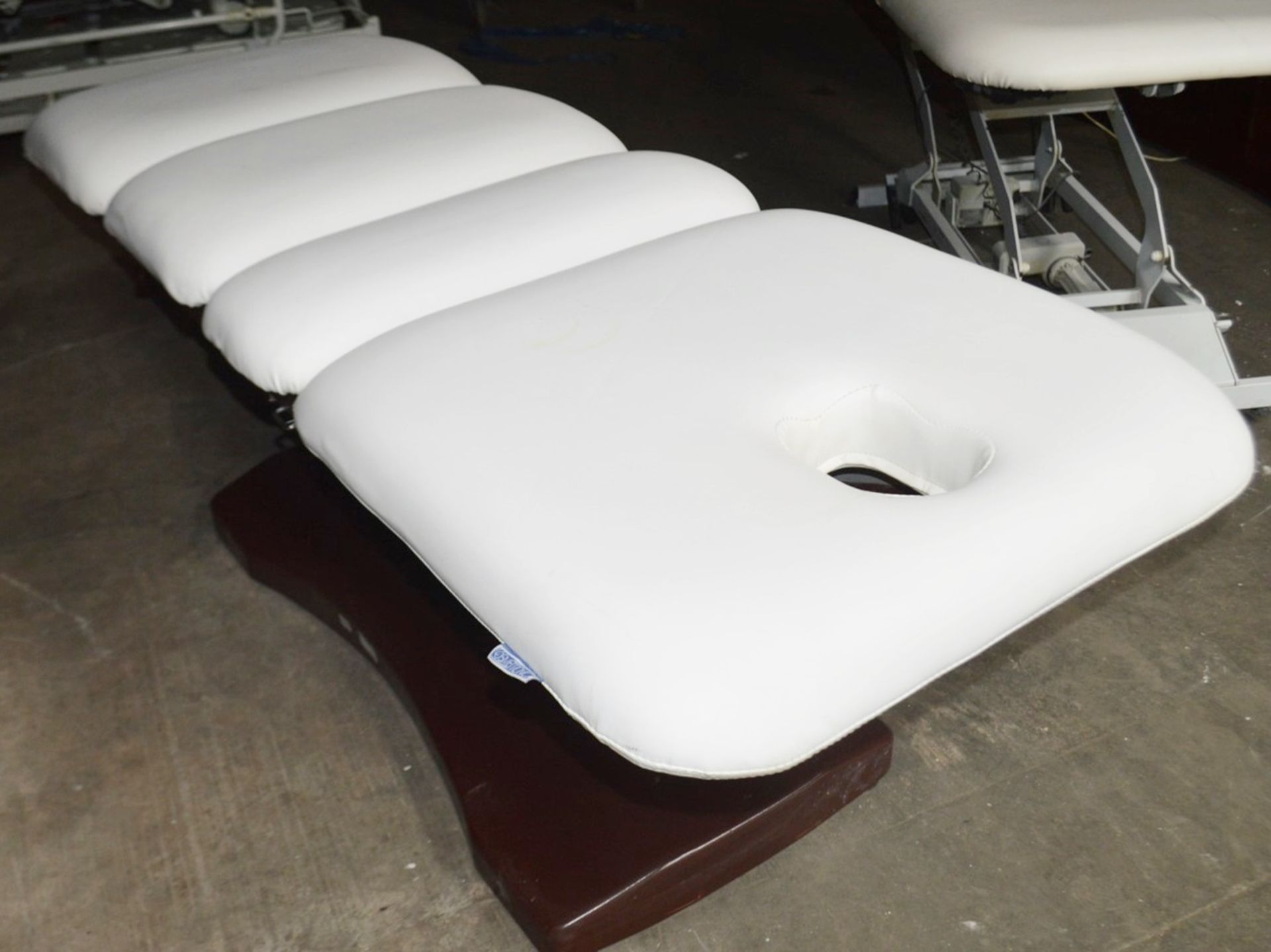 1 x COSMETRONIC Professional 4-Function Electric-Hydraulic Massage Table Spa Bed (Requires Remote) - Image 7 of 7