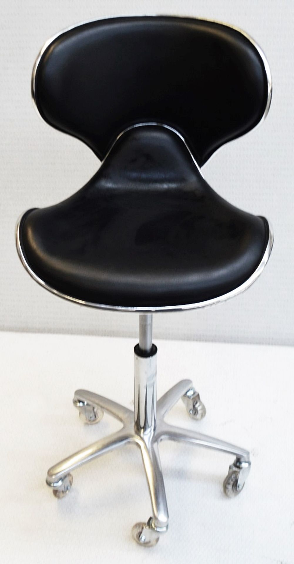 1 x Black Saddle Gas Lift Salon Swivel Chair On Castors - Ref: MHB109(2/3) - CL670 - Location: - Image 2 of 4