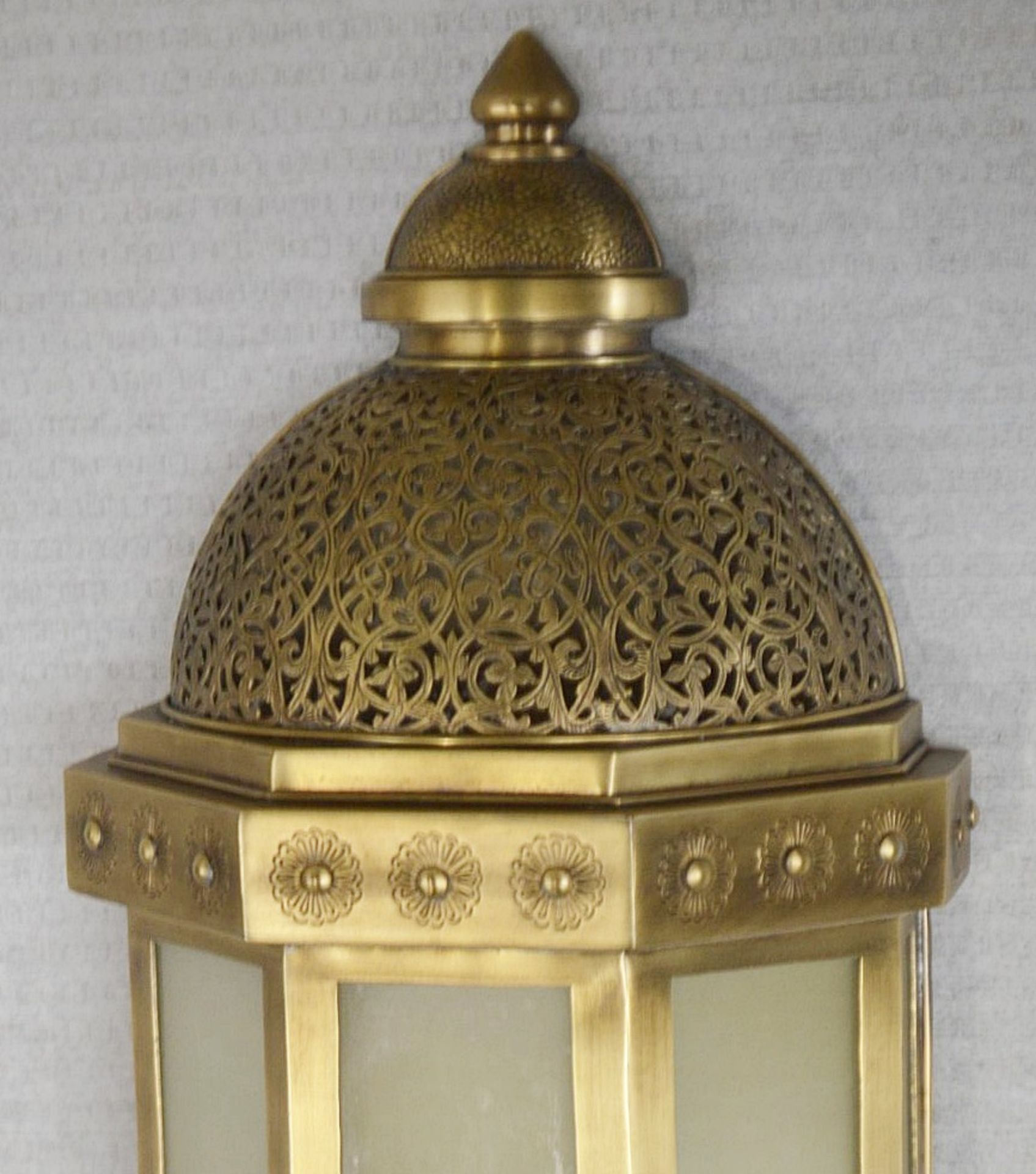 1 x Moroccan-style Brass Wall Light Featuring Intricate Filigree Detailing - Dimensions: Height 80cm - Image 4 of 6