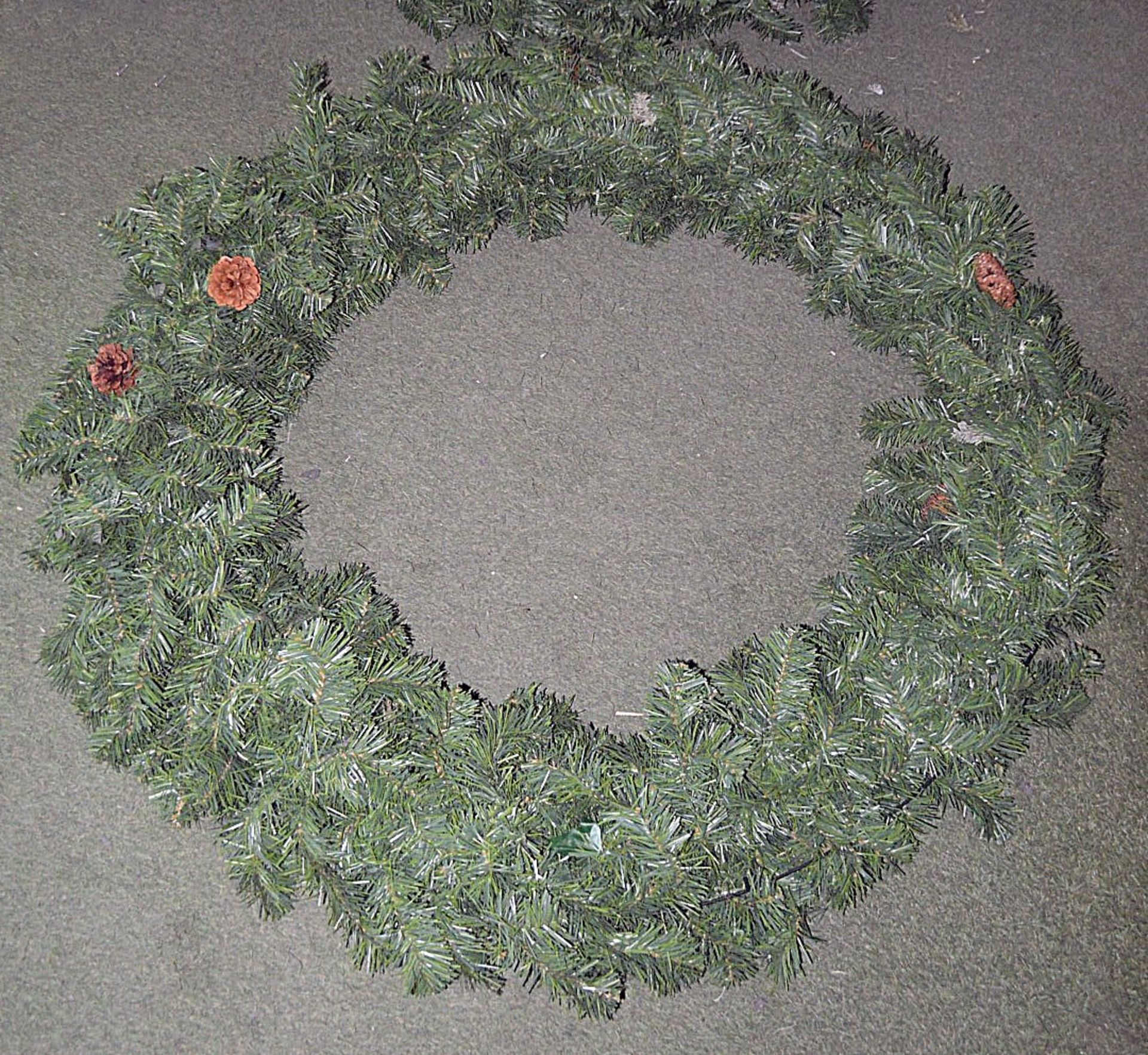 2 x Sections Of Large Commercial Christmas Display Wreaths - Each 1-Metre In Diameter - Ex- - Image 2 of 3