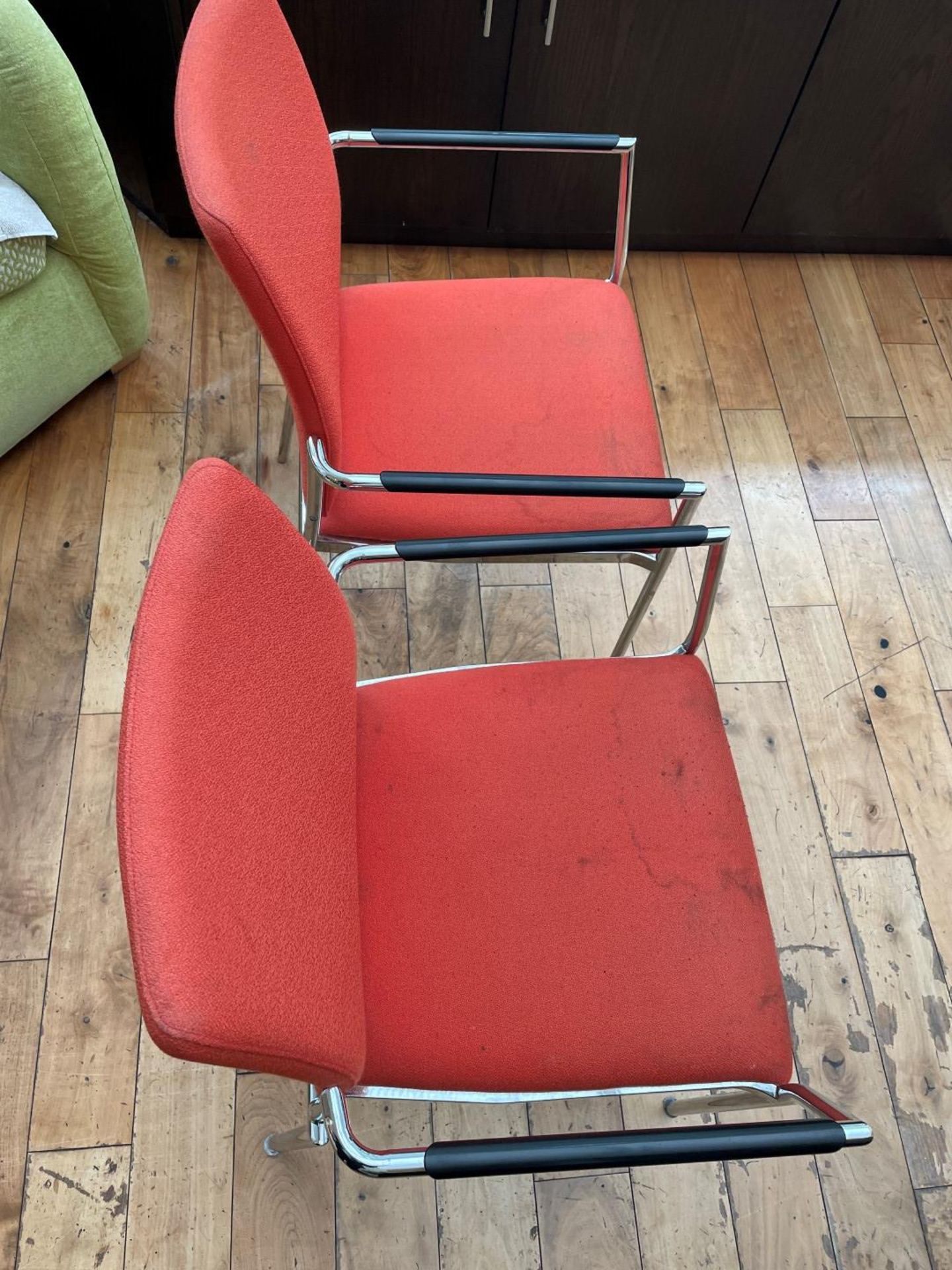 A Pair Of CARLO Stacking Chairs With Arms In Chromed Steel - NO VAT ON THE HAMMER - Image 8 of 8