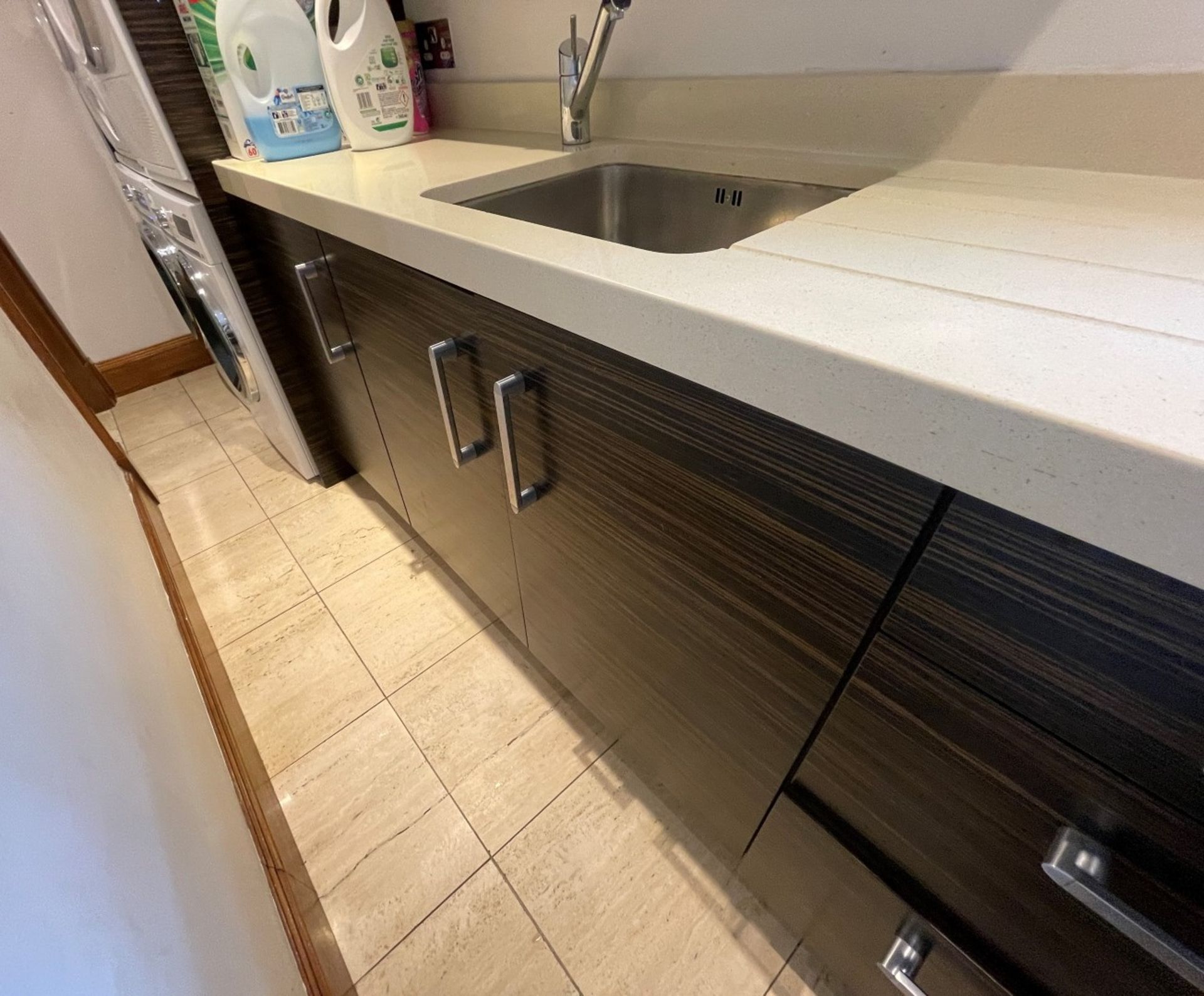 1 x Bespoke Fitted Mowlem & Co Utility Room - Includes Storage Cabinets, Sink And Granite Worktops - - Image 13 of 28