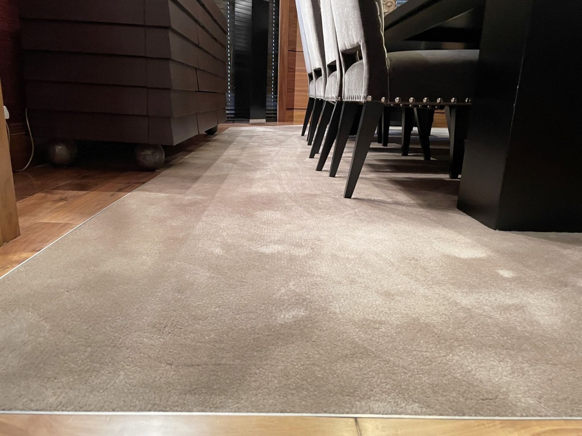 1 x Large Premium Carpet In Beige - Dimensions: 405cm / 304cm - NO VAT ON THE HAMMER - Image 5 of 7