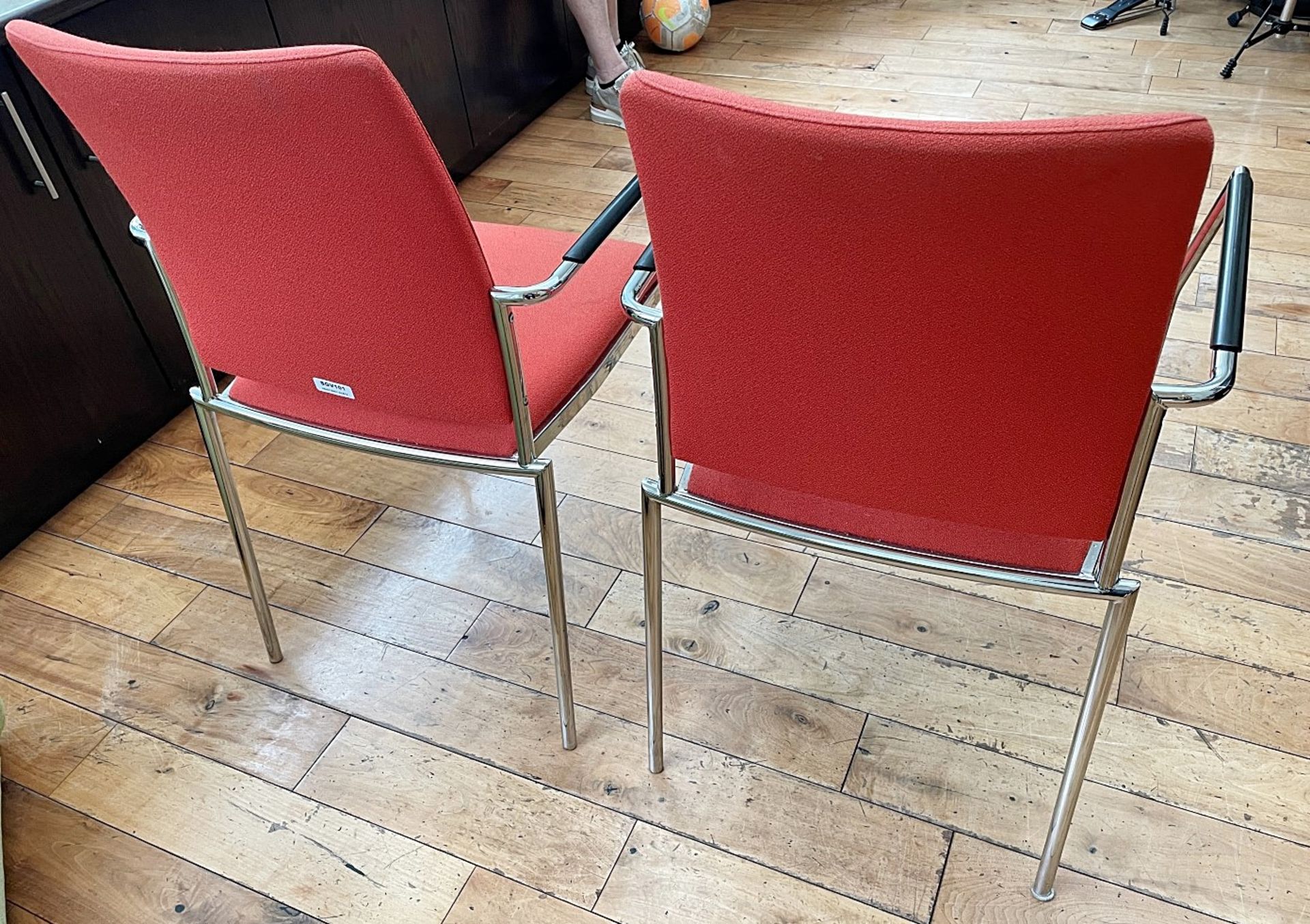 A Pair Of CARLO Stacking Chairs With Arms In Chromed Steel - NO VAT ON THE HAMMER - Image 5 of 8