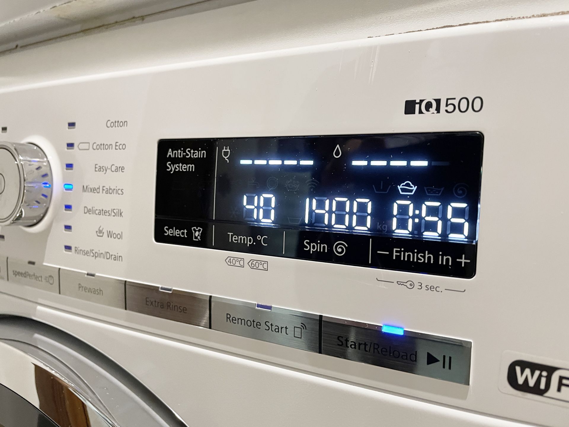 1 x Siemens IQ-500 Integrated 8Kg Washing Machine with 1400 rpm - White - C Rated - Dimensions: - Image 2 of 3
