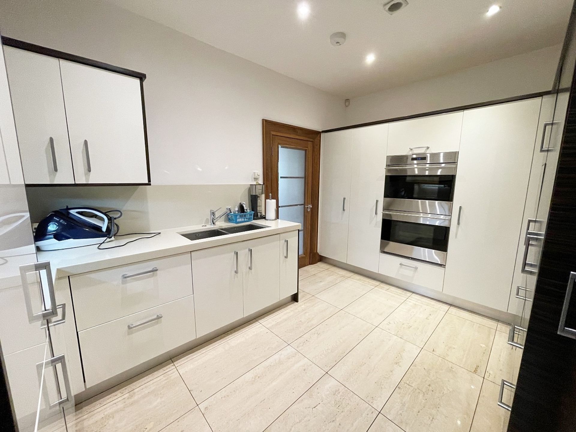 1 x Bespoke Fitted Mowlem & Co Kitchen With Miele and Sub Zero Appliances & Granite Worktops -