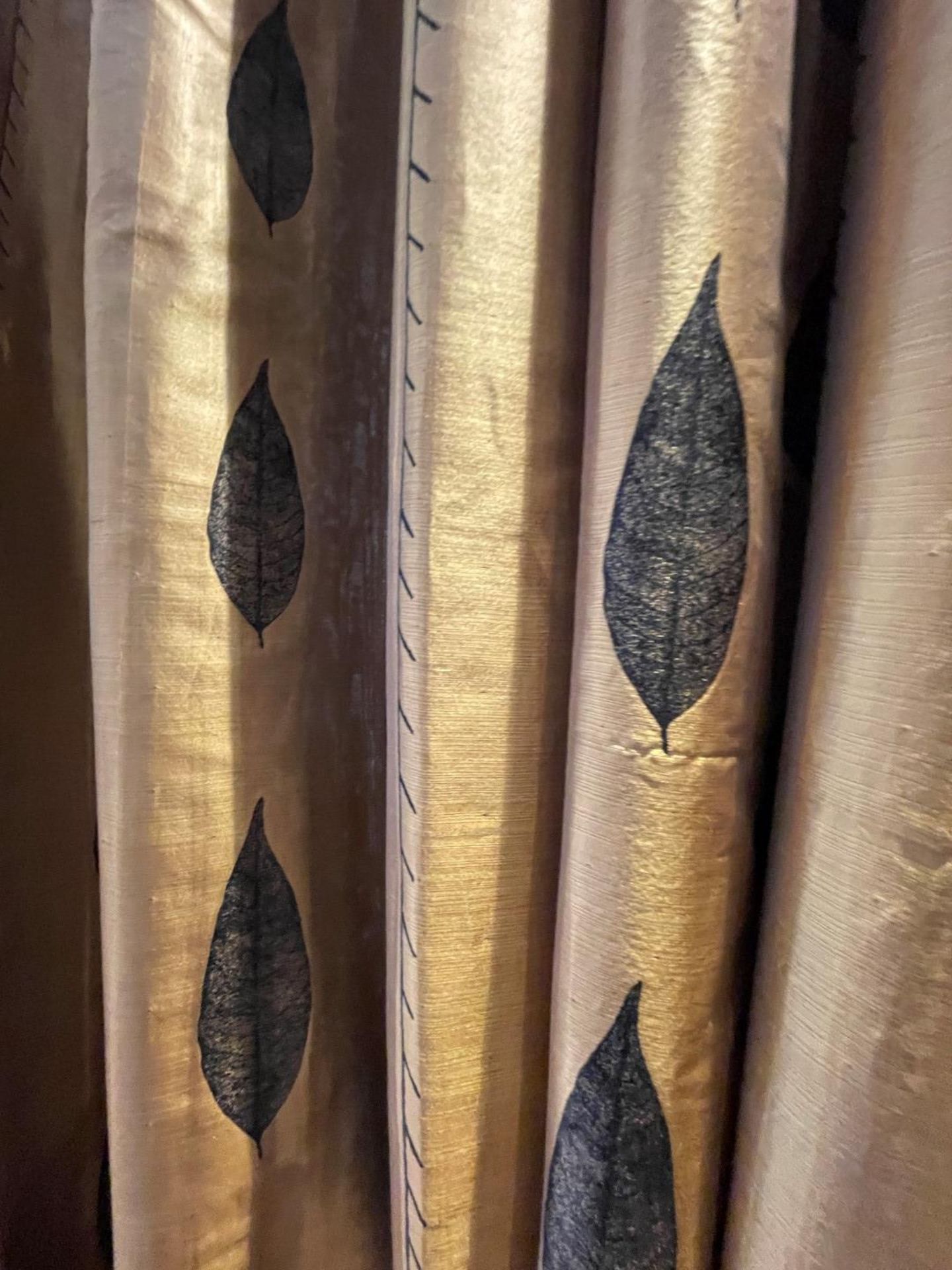 3 x Sets Of Bespoke Premium Quality Lined Curtains In Gold With A Leaf Design - 285cm Drop - Image 4 of 20